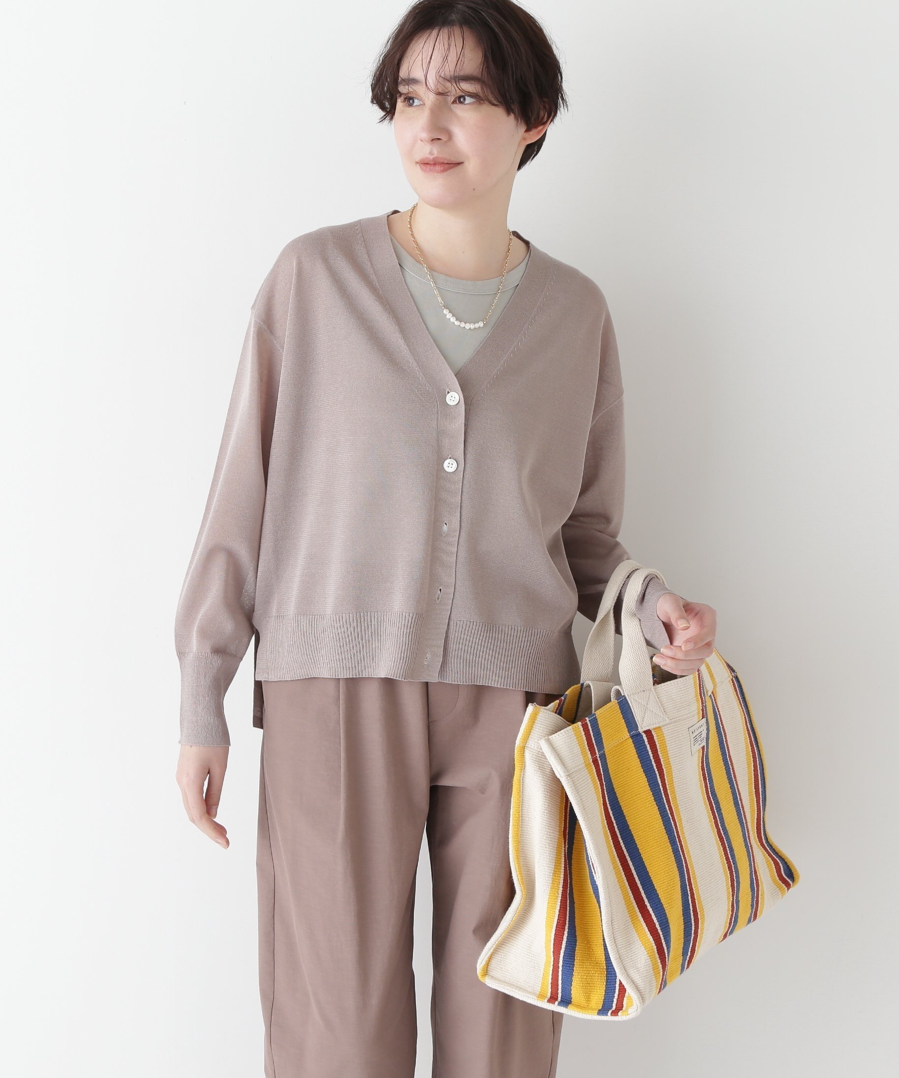 【ヒューマンウーマン/HUMAN WOMAN】のシアーハイゲージ長袖カーディガン インテリア・キッズ・メンズ・レディースファッション・服の通販 founy(ファニー) 　ファッション　Fashion　レディースファッション　WOMEN　トップス・カットソー　Tops/Tshirt　カーディガン　Cardigans　おすすめ　Recommend　カーディガン　Cardigan　クール　Cool　シアー　Sheer　スタンダード　Standard　スリット　Slit　ベーシック　Basic　ボトム　Bottom　長袖　Long Sleeve　グレージュ2|ID: prp329100004533814 ipo3291000000032043825