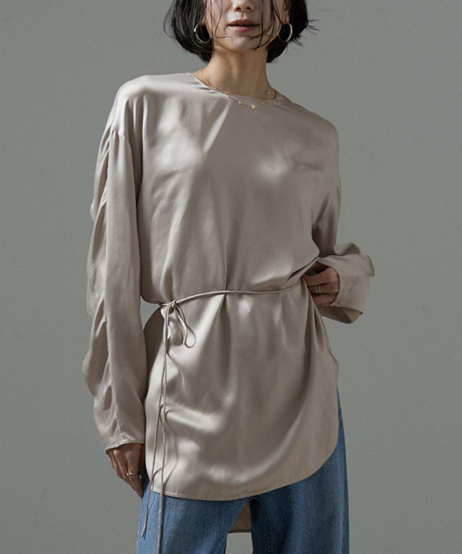 【サロン アダム エ ロペ/SALON adam et rope'】の24AW GENTLE SILK ラウンドヘムTブラウスセットアップ対応】 インテリア・キッズ・メンズ・レディースファッション・服の通販 founy(ファニー) 　ファッション　Fashion　レディースファッション　WOMEN　トップス・カットソー　Tops/Tshirt　シャツ/ブラウス　Shirts/Blouses　ヴィンテージ　Vintage　洗える　Washable　サテン　Satin　シルク　Silk　シンプル　Simple　セットアップ　Set Up　ダウン　Down　チュニック　Tunic　デニム　Denim　定番　Standard　なめらか　Smooth　ブラウジング　Browsing　ポケット　Pocket　ミドル　Middle　冬　Winter　おすすめ　Recommend　夏　Summer　2024年　2024　エレガント 上品　Elegant　2024-2025秋冬・A/W　Aw/Autumn/Winter/Fw/Fall/2024-2025　グレー系(09)|ID: prp329100004533854 ipo3291000000032043993