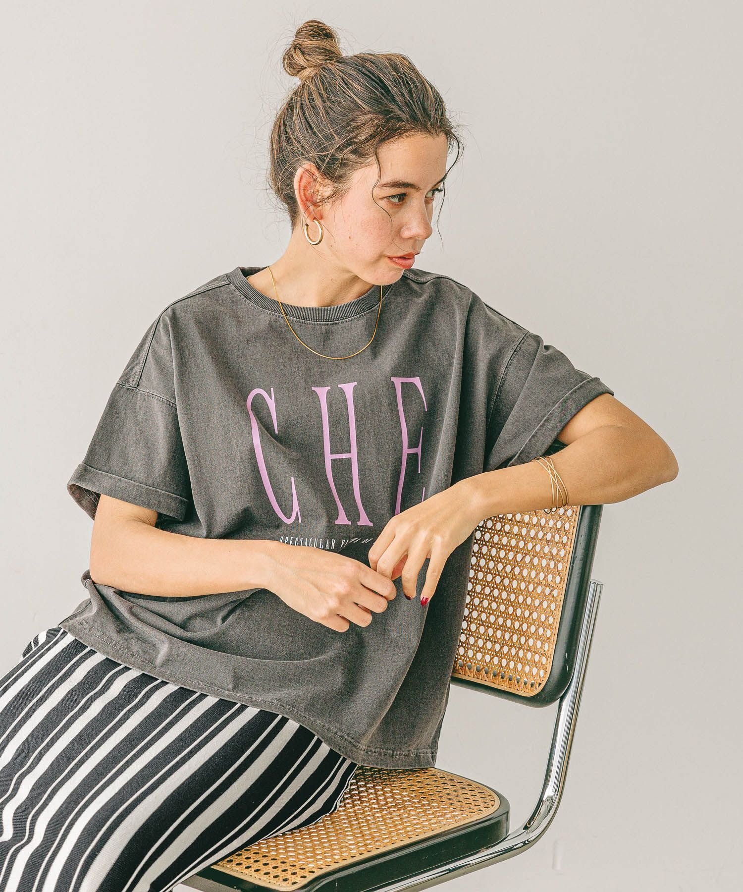 【ベイフロー/BAYFLOW】のピグメントロゴショートスリーブT インテリア・キッズ・メンズ・レディースファッション・服の通販 founy(ファニー) 　ファッション　Fashion　レディースファッション　WOMEN　おすすめ　Recommend　グラフィック　Graphic　ジャケット　Jacket　スラックス　Slacks　デニム　Denim　プリント　Print　今季　This Season　夏　Summer　定番　Standard　春　Spring　S/S・春夏　Ss・Spring/Summer　チャコール3|ID: prp329100004533887 ipo3291000000032044123