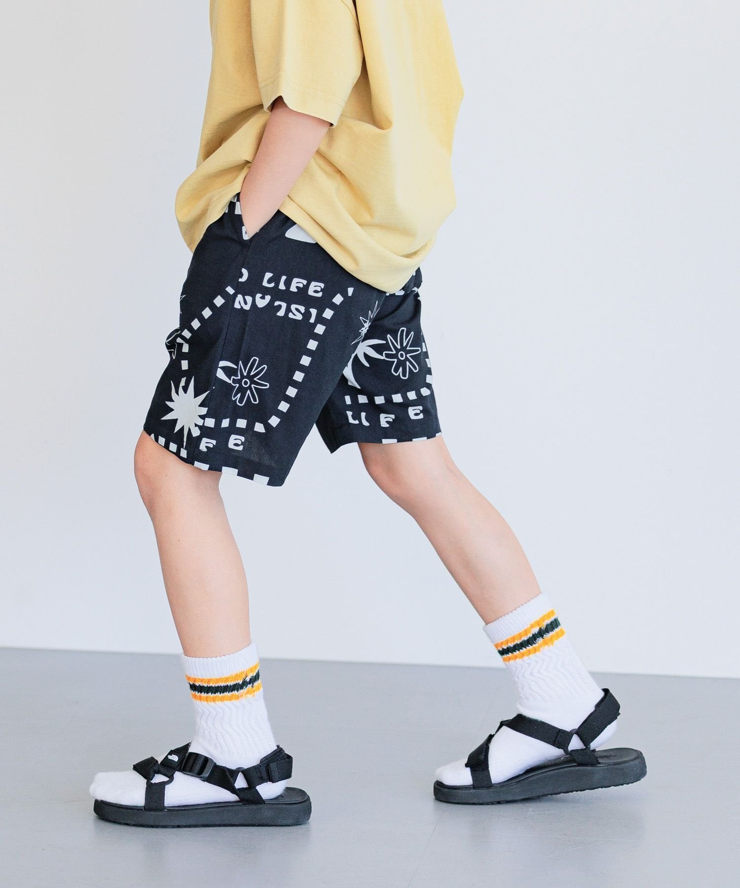 【ベイフロー/BAYFLOW / KIDS】のセットアップで着用可能 リゾート柄ショーツ(KIDS) インテリア・キッズ・メンズ・レディースファッション・服の通販 founy(ファニー) 　ファッション　Fashion　キッズファッション　KIDS　おすすめ　Recommend　ショーツ　Shorts　ショート　Short　スニーカー　Sneakers　セットアップ　Set Up　ソックス　Socks　プリント　Print　ポケット　Pocket　リゾート　Resort　ワイド　Wide　夏　Summer　ブラック19|ID: prp329100004533932 ipo3291000000032044323