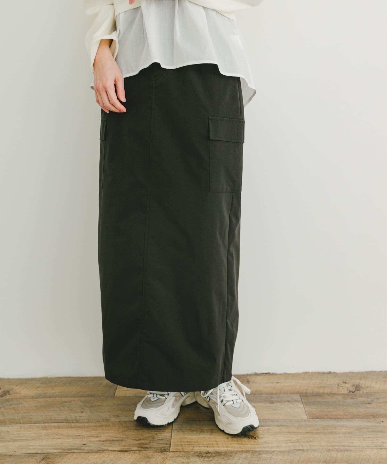 【その他のブランド/Other】のアウトポケットロングスカート インテリア・キッズ・メンズ・レディースファッション・服の通販 founy(ファニー) 　ファッション　Fashion　レディースファッション　Fashion for Women　スカート　Skirts　ロングスカート　Long Skirts / Maxi & Midi Skirts　2025年　2025　2025春夏・S/S　Spring/Summer 2025 SS25　シンプル　Simple, Minimal　トレンド　Trend, Trending Now　ポケット　Pocket, Pocket Detail　今季　This Season, Current Season　夏　Summer　S/S・春夏　SS, Spring/Summer, Warm Season　BLK|ID: prp329100004534038 ipo3291000000032761257