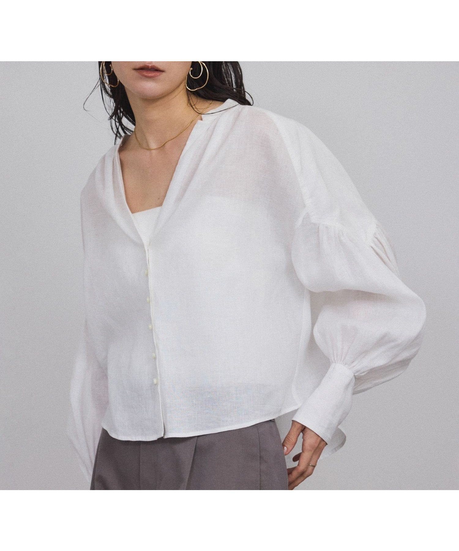 【サロン アダム エ ロペ/SALON adam et rope'】のリネンスキッパーギャザーブラウス GENTLE LINEN 人気、トレンドファッション・服の通販 founy(ファニー) 　ファッション　Fashion　レディースファッション　WOMEN　トップス・カットソー　Tops/Tshirt　シャツ/ブラウス　Shirts/Blouses　洗える　Washable　ギャザー　Gather　クロップド　Cropped　スキッパー　Skipper　スリーブ　Sleeve　デニム　Denim　フェミニン　Feminine　フレンチ　French　フロント　Front　羽織　Haori　リネン　Linen　おすすめ　Recommend　エレガント 上品　Elegant　 other-1|ID: prp329100004534396 ipo3291000000032046159