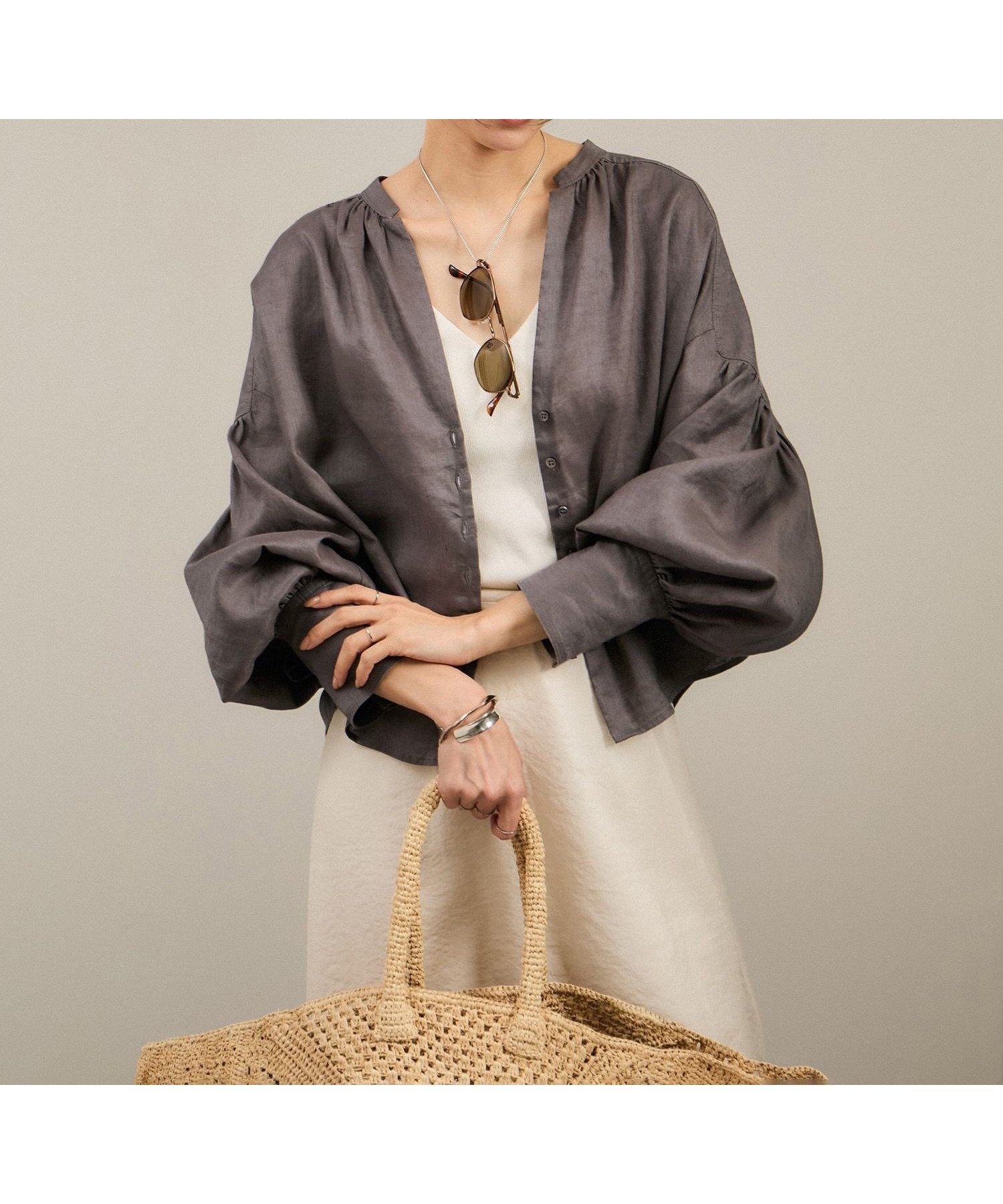 【サロン アダム エ ロペ/SALON adam et rope'】のリネンスキッパーギャザーブラウス GENTLE LINEN インテリア・キッズ・メンズ・レディースファッション・服の通販 founy(ファニー) 　ファッション　Fashion　レディースファッション　WOMEN　トップス・カットソー　Tops/Tshirt　シャツ/ブラウス　Shirts/Blouses　洗える　Washable　ギャザー　Gather　クロップド　Cropped　スキッパー　Skipper　スリーブ　Sleeve　デニム　Denim　フェミニン　Feminine　フレンチ　French　フロント　Front　羽織　Haori　リネン　Linen　おすすめ　Recommend　エレガント 上品　Elegant　グレー(07)|ID: prp329100004534396 ipo3291000000032046167