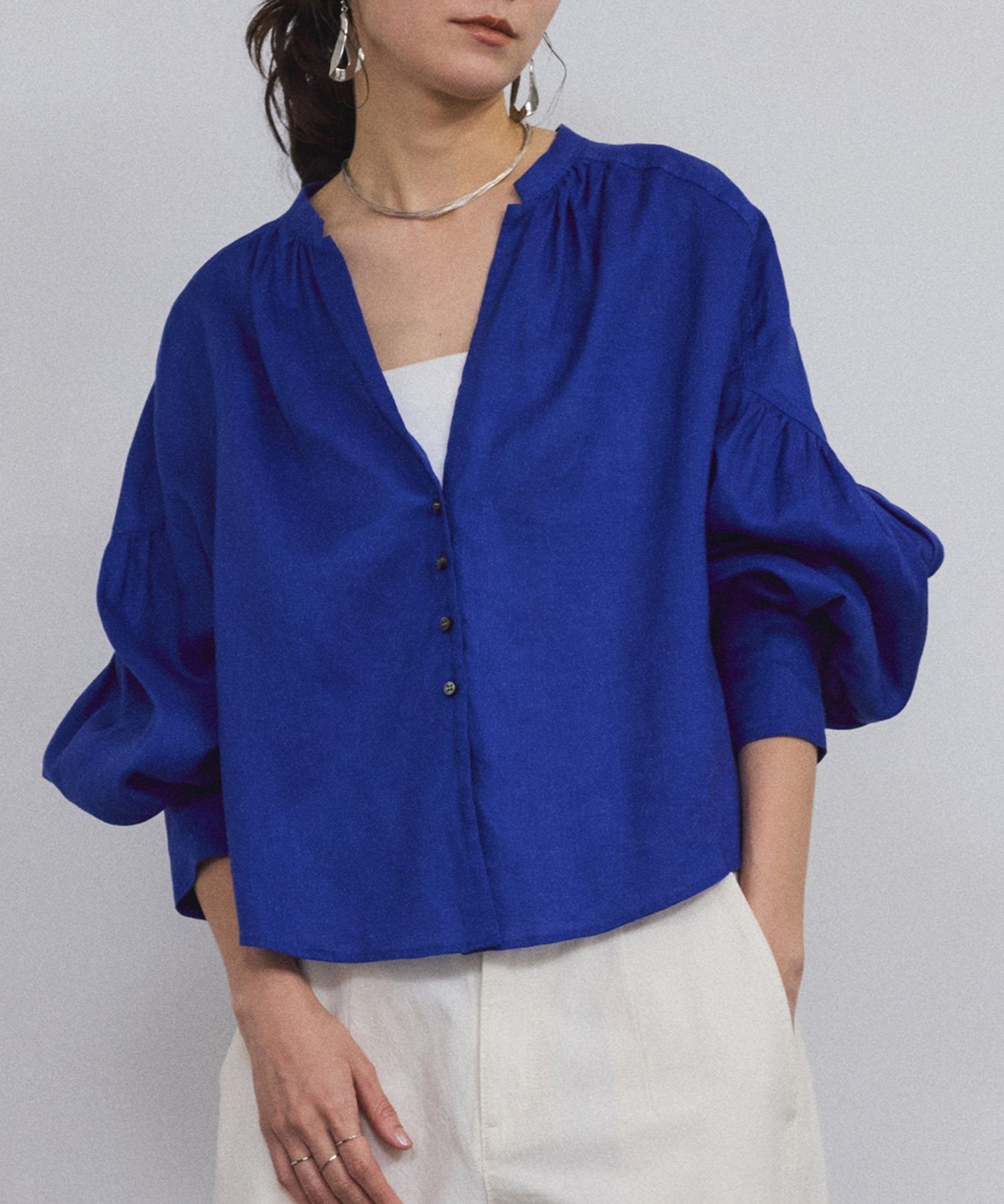 【サロン アダム エ ロペ/SALON adam et rope'】のリネンスキッパーギャザーブラウス GENTLE LINEN インテリア・キッズ・メンズ・レディースファッション・服の通販 founy(ファニー) 　ファッション　Fashion　レディースファッション　Ladies' Fashion Online　トップス・カットソー　Tops/Tshirt　シャツ/ブラウス　Shirts/Blouses　洗える　Washable　ギャザー　Gather　クロップド　Cropped　スキッパー　Skipper　スリーブ　Sleeve　デニム　Denim　フェミニン　Feminine　フレンチ　French　フロント　Front　羽織　Haori　リネン　Linen　おすすめ　Recommend　エレガント 上品　Elegant　ブルー(44)|ID: prp329100004534396 ipo3291000000032667753
