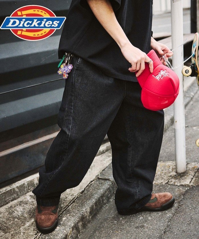 【フリークスストア/FREAK'S STORE】のDickies×FREAK S STORE / ディッキーズ 別注 ワイドシルエット バレルレッグ ワークパンツ 【限定展開】 25SS インテリア・キッズ・メンズ・レディースファッション・服の通販 founy(ファニー) https://founy.com/ ファッション Fashion メンズファッション Fashion for Men ボトムス Bottoms 2025年 2025 2025春夏・S/S Spring/Summer 2025 SS25 おすすめ Recommended / Our Picks シューズ Shoes, Footwear シンプル Simple, Minimal ツイル Twist, Twisted Detail デニム Denim, Jeans Material トレンド Trend, Trending Now パーカー Hoodie, Parka ワイド Wide, Wide Fit ワーク Workwear, Utility Style 人気 Popular, Best Seller 別注 Limited Edition, Custom Order 夏 Summer 定番 Standard, Basic Item S/S・春夏 SS, Spring/Summer, Warm Season 無地 Plain, Solid Color |ID: prp329100004534574 ipo3291000000033510046