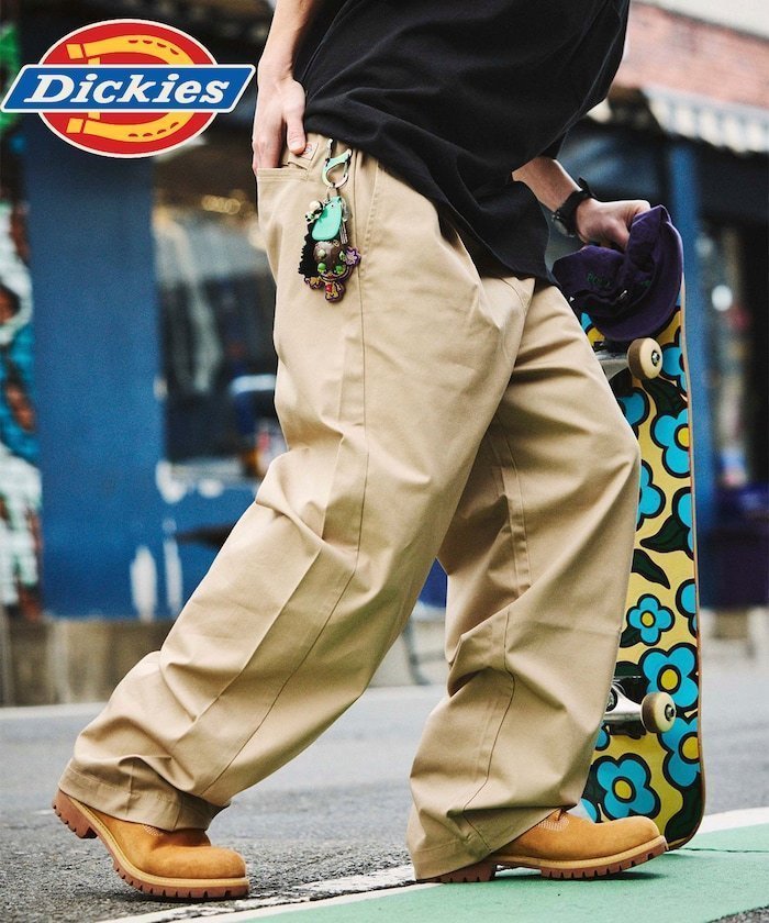 【フリークスストア/FREAK'S STORE】のDickies×FREAK S STORE / ディッキーズ 別注 ワイドシルエット バレルレッグ ワークパンツ 【限定展開】 25SS インテリア・キッズ・メンズ・レディースファッション・服の通販 founy(ファニー) 　ファッション　Fashion　メンズファッション　Fashion for Men　ボトムス　Bottoms　2025年　2025　2025春夏・S/S　Spring/Summer 2025 SS25　おすすめ　Recommended / Our Picks　シューズ　Shoes, Footwear　シンプル　Simple, Minimal　ツイル　Twist, Twisted Detail　デニム　Denim, Jeans Material　トレンド　Trend, Trending Now　パーカー　Hoodie, Parka　ワイド　Wide, Wide Fit　ワーク　Workwear, Utility Style　人気　Popular, Best Seller　別注　Limited Edition, Custom Order　夏　Summer　定番　Standard, Basic Item　S/S・春夏　SS, Spring/Summer, Warm Season　無地　Plain, Solid Color　ベージュ|ID: prp329100004534574 ipo3291000000033510050