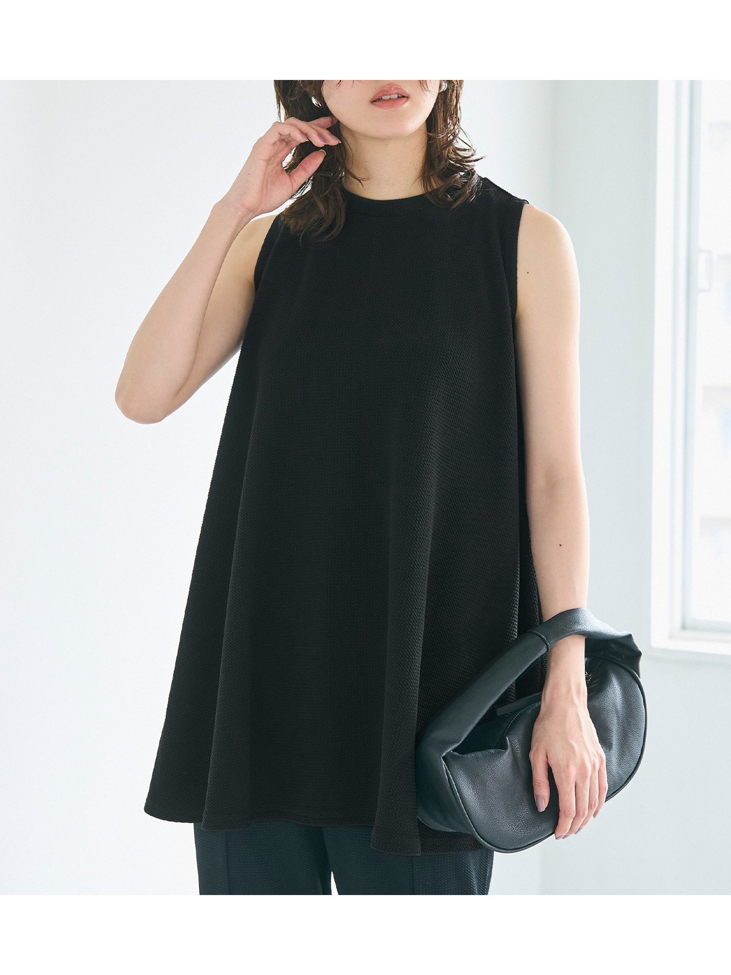 【コカ/COCA】のエンボスAラインノースリーブチュニック インテリア・キッズ・メンズ・レディースファッション・服の通販 founy(ファニー) 　ファッション　Fashion　レディースファッション　WOMEN　トップス・カットソー　Tops/Tshirt　キャミソール / ノースリーブ　No Sleeves　Black|ID: prp329100004534621 ipo3291000000032047105