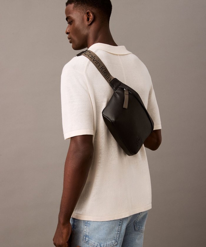 【カルバンクライン/Calvin Klein / MEN】の【公式ショップ】 カルバンクライン カーゴウエストバッグ Calvin Klein Jeans Accessory 4G3082G インテリア・キッズ・メンズ・レディースファッション・服の通販 founy(ファニー) https://founy.com/ ファッション Fashion メンズファッション MEN バッグ Bag/Men コンパクト Compact ジーンズ Jeans 財布 Wallet ポケット Pocket ミリタリー Military モダン Modern ラップ Wrap |ID: prp329100004534640 ipo3291000000032047191