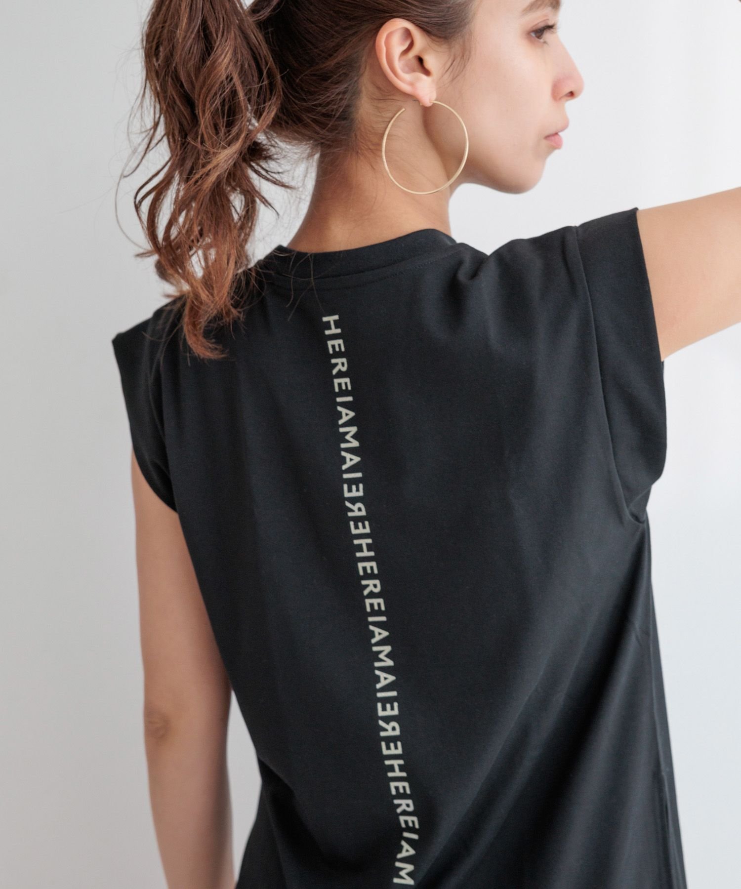 【ベイフロー/BAYFLOW】の【HEREIAM】吸水速乾/ミラーロゴノースリプルオーバー2 インテリア・キッズ・メンズ・レディースファッション・服の通販 founy(ファニー) 　ファッション　Fashion　レディースファッション　Fashion for Women　トップス・カットソー　Cut & Sew Tops　カジュアルプルオーバー・ニットトップス　Pullovers & Knit Tops / Casual Pullovers　吸水　Absorbent, Quick-Dry　シンプル　Simple, Minimal　スポーツ　Sports, Activewear　タンク　Tank Top, Sleeveless Top　ノースリーブ　Sleeveless, No-Sleeve　パーカー　Hoodie, Parka　ピーチ　Peach, Soft Touch　レギンス　Leggings, Stretch Pants　おすすめ　Recommended / Our Picks　ブラック×シルバー18|ID: prp329100004534663 ipo3291000000035127843