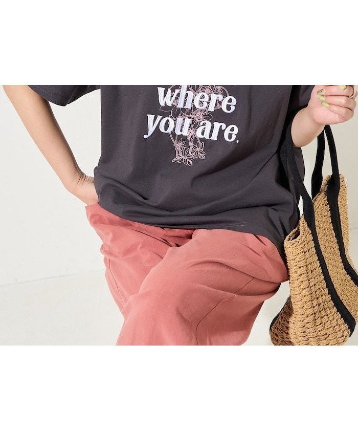 【フリークスストア/FREAK'S STORE】のフラワープリント×bloom 刺繍 半袖 Tシャツ【限定展開】 25SS インテリア・キッズ・メンズ・レディースファッション・服の通販 founy(ファニー) 　ファッション　Fashion　レディースファッション　Fashion for Women　トップス・カットソー　Cut & Sew Tops　シャツ・ブラウス・オフィスカジュアル　Elegant Blouses & Button-Ups　ロングTシャツ・Tシャツ　Longline T-Shirts & Tees　花柄・フラワープリント・モチーフ　Floral Prints & Motifs / Flower Pattern Tops　2025年　2025　2025春夏・S/S　Spring/Summer 2025 SS25　おすすめ　Recommended / Our Picks　イラスト　Illustration　シンプル　Simple, Minimal　デニム　Denim, Jeans Material　ビッグ　Big, Oversized　フラワー　Flower, Floral　プリント　Print, Printed Pattern　エレガント 上品　Elegant　半袖　Short Sleeve, Half Sleeve　夏　Summer　S/S・春夏　SS, Spring/Summer, Warm Season　ブラック|ID: prp329100004534732 ipo3291000000033582344