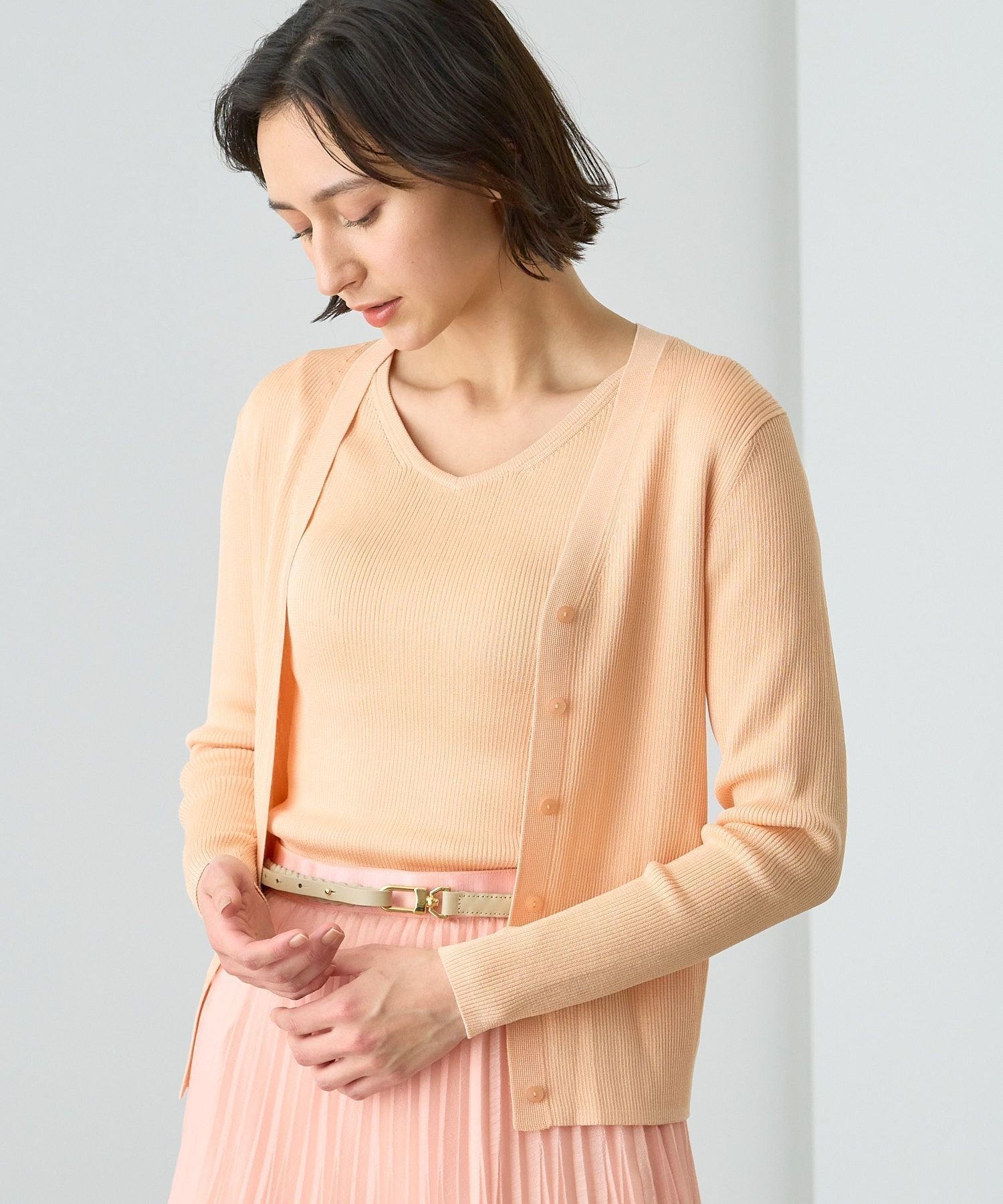 【アナイ/ANAYI】のアセテートポリエステルVネック カーディガン インテリア・キッズ・メンズ・レディースファッション・服の通販 founy(ファニー) 　ファッション　Fashion　レディースファッション　WOMEN　トップス・カットソー　Tops/Tshirt　カーディガン　Cardigans　Vネック　V-Neck　カーディガン　Cardigan　ノースリーブ　No Sleeve　フィット　Fit　ミラノリブ　Milan Ribs　定番　Standard　羽織　Haori　orange|ID: prp329100004534797 ipo3291000000032047885