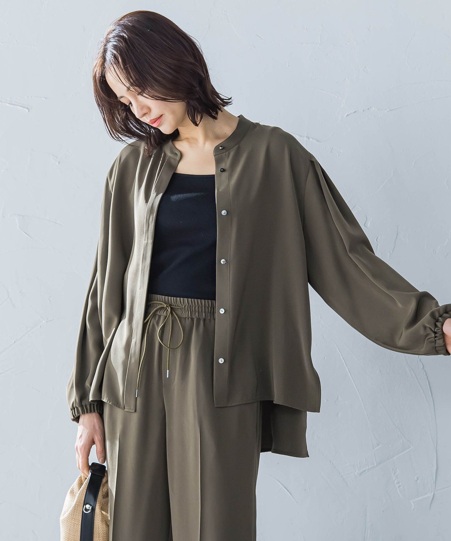 【ロートレ アモン/LAUTRE AMONT】の【WEB限定】【11号あり】サテンフィールリラックスブラウス≪セットアップ対応≫≪接触冷感/洗える≫ インテリア・キッズ・メンズ・レディースファッション・服の通販 founy(ファニー) 　ファッション　Fashion　レディースファッション　WOMEN　トップス・カットソー　Tops/Tshirt　シャツ/ブラウス　Shirts/Blouses　サテン　Satin　ストレッチ　Stretch　セットアップ　Set Up　ボトム　Bottom　リラックス　Relax　エレガント 上品　Elegant　洗える　Washable　カーキ|ID: prp329100004534828 ipo3291000000032048025