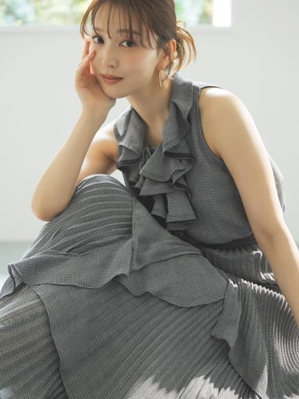 【スナイデル/SNIDEL】のクラシックブラウス インテリア・キッズ・メンズ・レディースファッション・服の通販 founy(ファニー) 　ファッション　Fashion　レディースファッション　Fashion for Women　トップス・カットソー　Cut & Sew Tops　シャツ・ブラウス・オフィスカジュアル　Elegant Blouses & Button-Ups　おすすめ　Recommended / Our Picks　ウェーブ　Wavy Pattern　クラシカル　Classical, Vintage-Inspired　クラシック　Classic, Timeless Style　シフォン　Chiffon, Lightweight Fabric　チェック　Check, Plaid, Tartan　フリル　Frill, Ruffle　人気　Popular, Best Seller　CHECK[931]|ID: prp329100004534850 ipo3291000000033274128