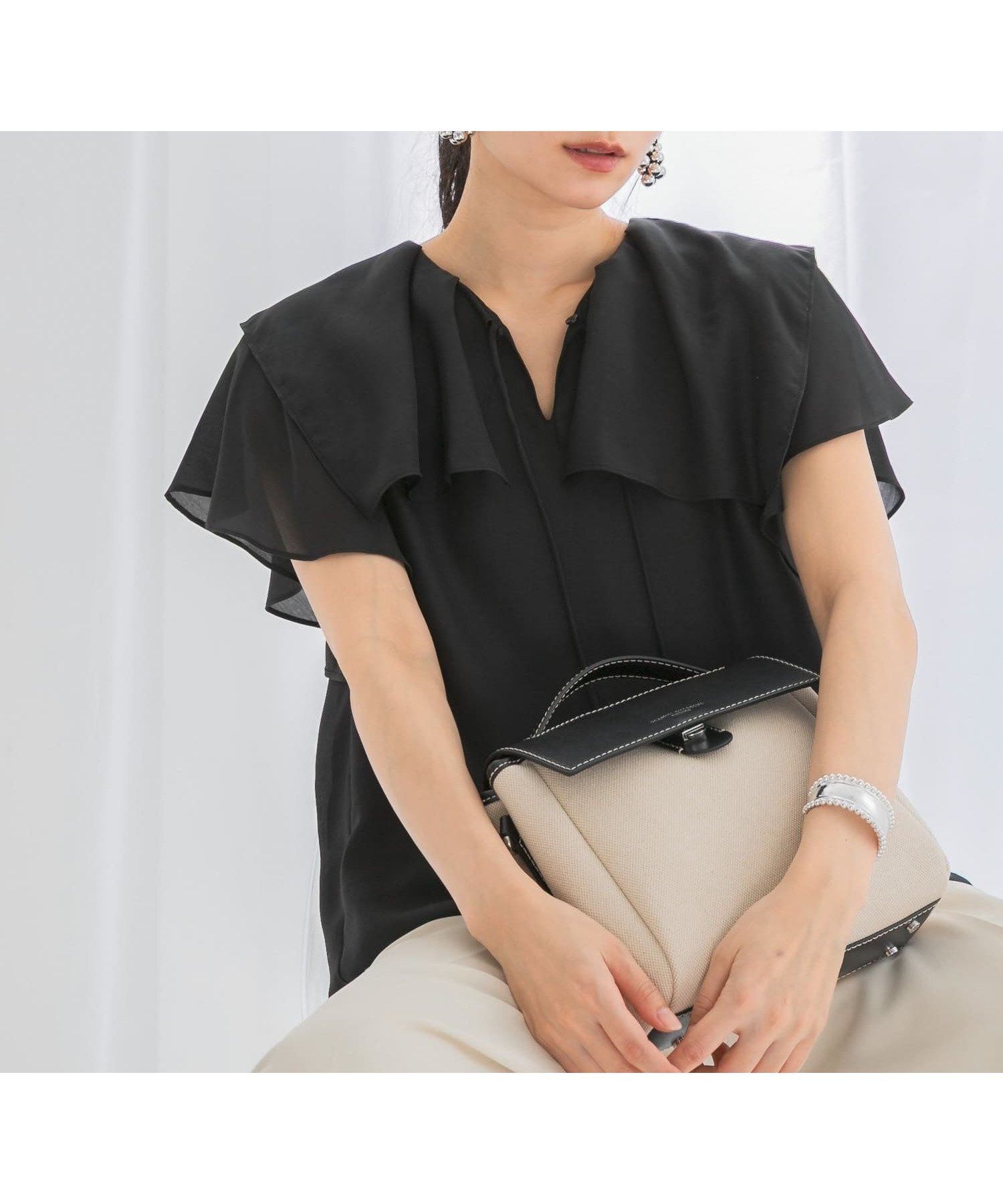 【アーバンリサーチ ロッソ/URBAN RESEARCH ROSSO】の『WEB限定』イージーケアフリルブラウス インテリア・キッズ・メンズ・レディースファッション・服の通販 founy(ファニー) 　ファッション　Fashion　レディースファッション　WOMEN　トップス・カットソー　Tops/Tshirt　シャツ/ブラウス　Shirts/Blouses　2025年　2025　2025春夏・S/S　Ss,Spring/Summer,2025　フレア　Flare　フレアースリーブ　Flared Sleeves　リボン　Ribbon　エレガント 上品　Elegant　夏　Summer　S/S・春夏　Ss・Spring/Summer　BLACK|ID: prp329100004534855 ipo3291000000032048136