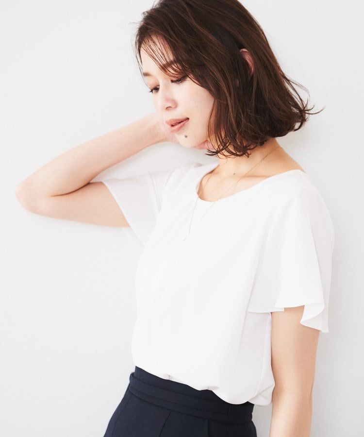 【アンタイトル/UNTITLED】の【通勤/二の腕カバー】タックデザインブラウス 人気、トレンドファッション・服の通販 founy(ファニー) 　ファッション　Fashion　レディースファッション　WOMEN　トップス・カットソー　Tops/Tshirt　シャツ/ブラウス　Shirts/Blouses　おすすめ　Recommend　インナー　Inner　ギャザー　Gather　サテン　Satin　ジャケット　Jacket　ストレッチ　Stretch　スリーブ　Sleeve　セレモニー　Ceremony　ドレープ　Drape　パウダー　Powder　フレア　Flare　エレガント 上品　Elegant　定番　Standard　ビジネス 仕事 通勤　Business　 other-1|ID: prp329100004534859 ipo3291000000032159497