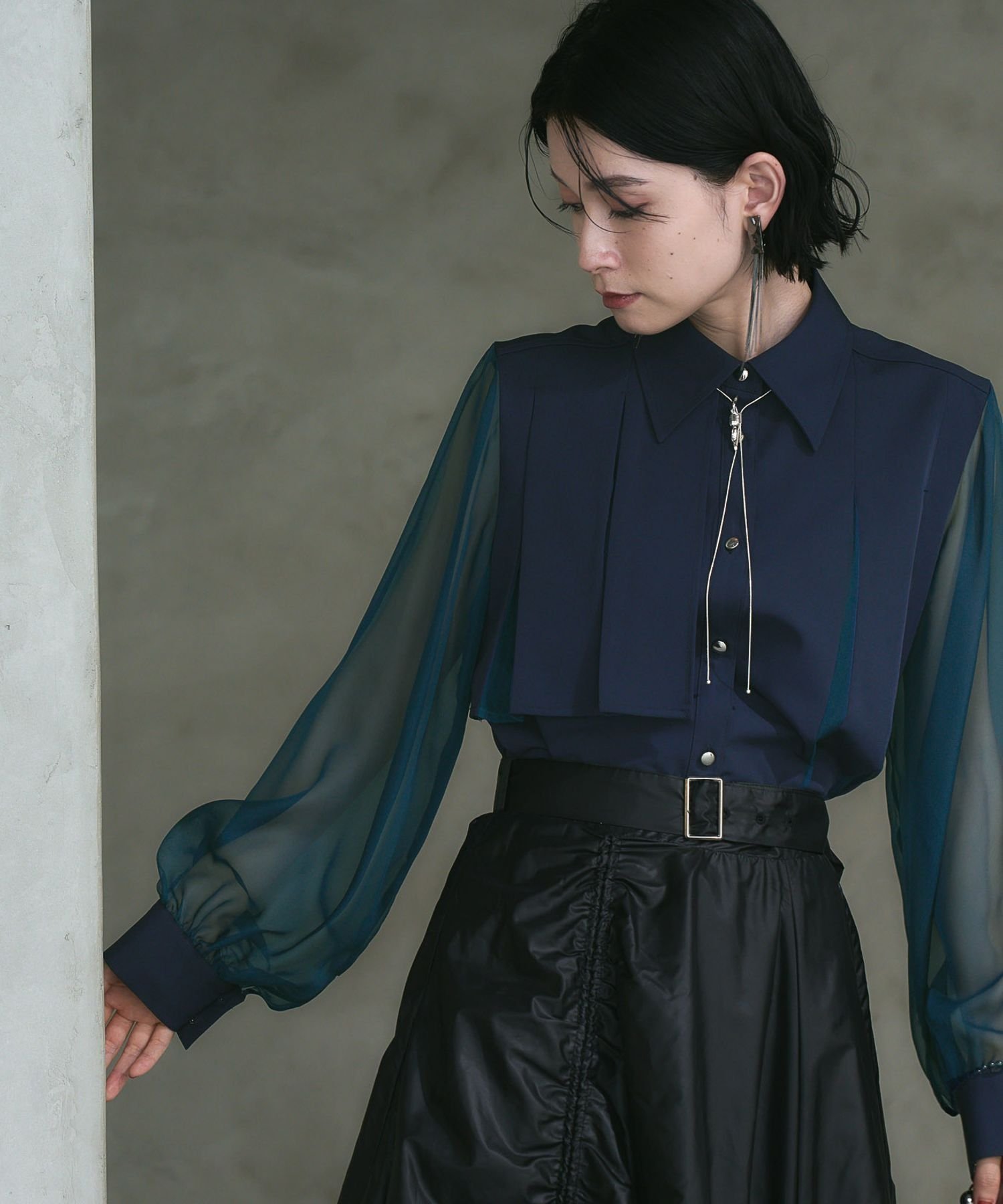 【ハレ/HARE】のシアーキリカエプリーツシャツ インテリア・キッズ・メンズ・レディースファッション・服の通販 founy(ファニー) 　ファッション　Fashion　レディースファッション　WOMEN　トップス・カットソー　Tops/Tshirt　シャツ/ブラウス　Shirts/Blouses　シアー　Sheer　ダウン　Down　デニム　Denim　プリーツ　Pleats　エレガント 上品　Elegant　ビジネス 仕事 通勤　Business　●ネイビー88|ID: prp329100004534875 ipo3291000000032048230