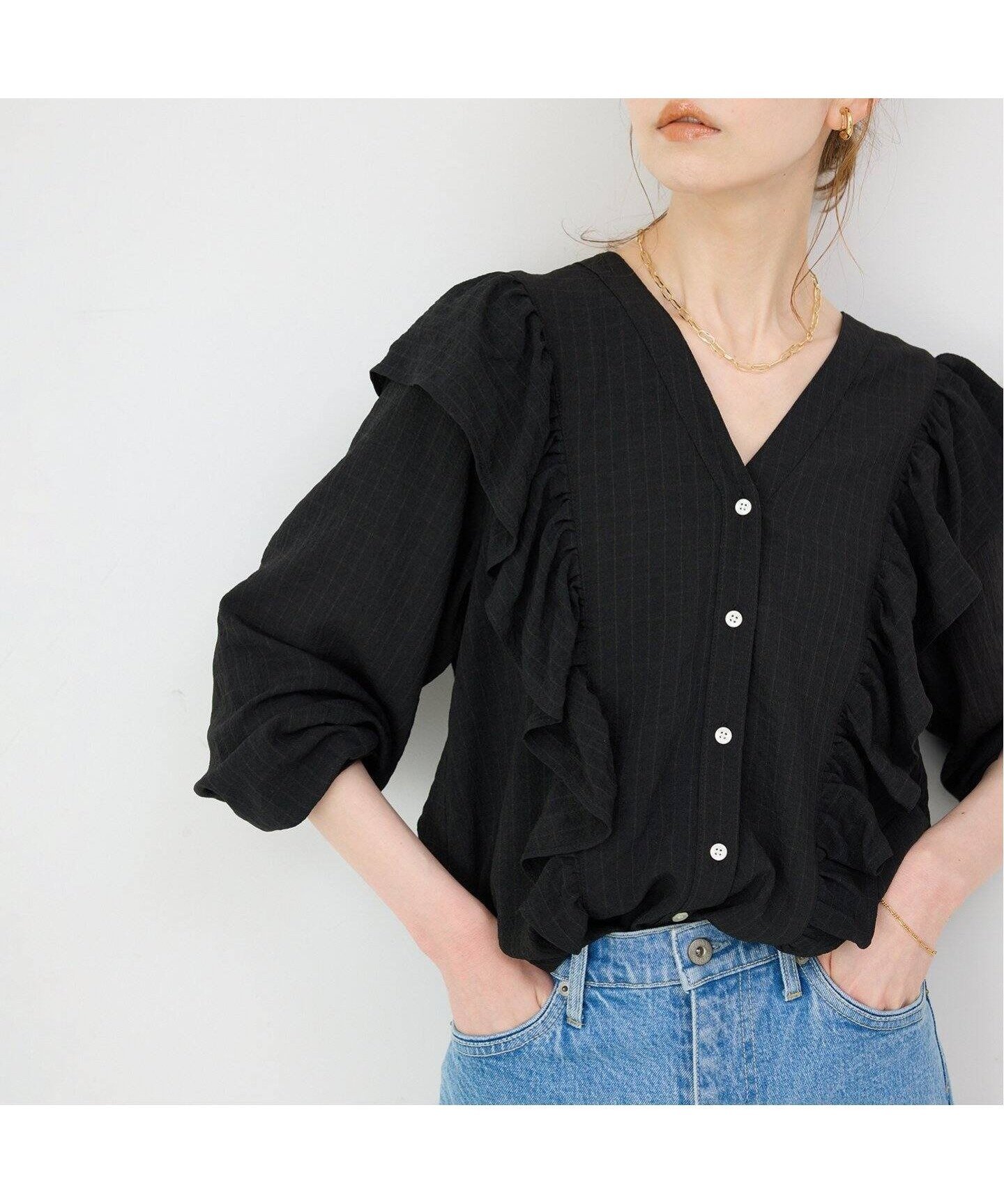 【スローブ イエナ/SLOBE IENA】のPEシュリンクVネックフリルブラウス インテリア・キッズ・メンズ・レディースファッション・服の通販 founy(ファニー) 　ファッション　Fashion　レディースファッション　WOMEN　トップス・カットソー　Tops/Tshirt　シャツ/ブラウス　Shirts/Blouses　Vネック　V-Neck　2025年　2025　2025春夏・S/S　Ss,Spring/Summer,2025　おすすめ　Recommend　スラックス　Slacks　デニム　Denim　ドット　Dot　フェミニン　Feminine　フリル　Frills　ブラック|ID: prp329100004534876 ipo3291000000032048233