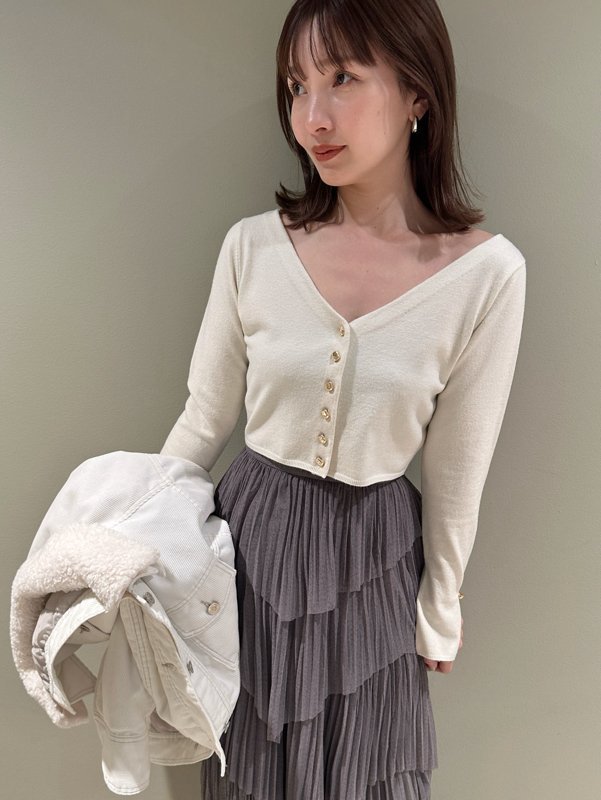 【スナイデル/SNIDEL】のメタルボタンクロップドカーディガン インテリア・キッズ・メンズ・レディースファッション・服の通販 founy(ファニー) https://founy.com/ ファッション Fashion レディースファッション WOMEN トップス・カットソー Tops/Tshirt カーディガン Cardigans おすすめ Recommend ウェーブ Wave エレガント 上品 Elegant コンパクト Compact スリット Slit デコルテ Decolletage メタル Metal |ID: prp329100004534899 ipo3291000000032048331