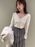 【スナイデル/SNIDEL】のメタルボタンクロップドカーディガン 人気、トレンドファッション・服の通販 founy(ファニー) ファッション Fashion レディースファッション Fashion for Women トップス・カットソー Cut & Sew Tops カーディガン・羽織り Layered Style Cardigans おすすめ Recommended / Our Picks ウェーブ Wavy Pattern エレガント 上品 Elegant コンパクト Compact, Small Size スリット Slit, Slit Detail デコルテ Décolleté, Neckline メタル Metal, Metal Parts thumbnail IVR[003]|ID: prp329100004534899 ipo3291000000033506675