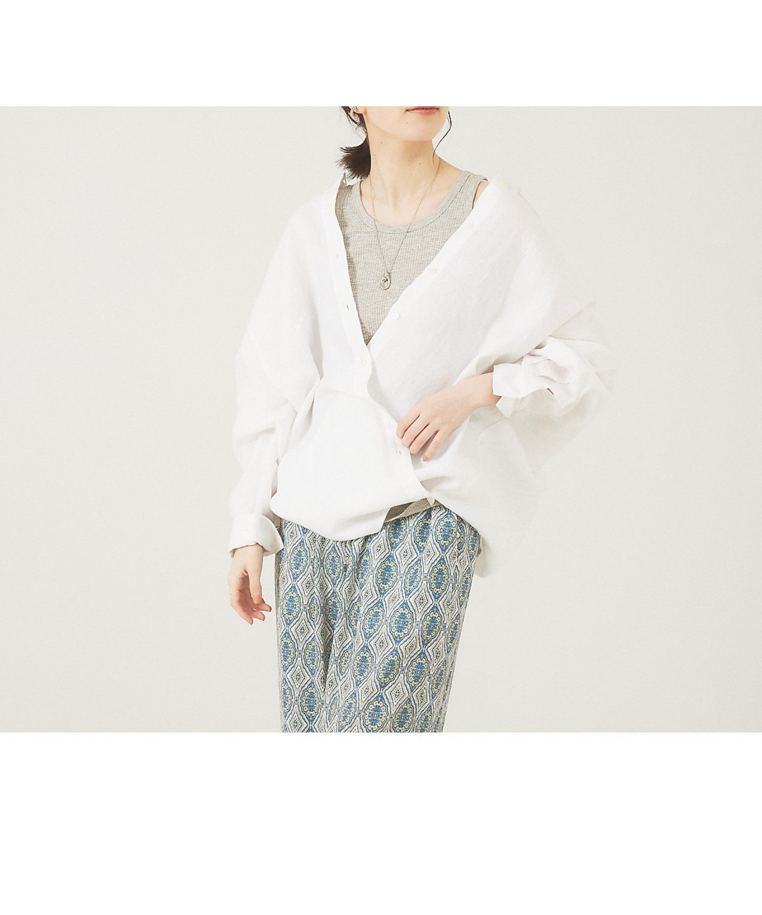 【アバハウスマヴィ/abahouse mavie】のリネン2wayカシュクールオーバーシャツ インテリア・キッズ・メンズ・レディースファッション・服の通販 founy(ファニー) 　ファッション　Fashion　レディースファッション　WOMEN　トップス・カットソー　Tops/Tshirt　シャツ/ブラウス　Shirts/Blouses　おすすめ　Recommend　カシュクール　Cachecoeur　フロント　Front　リネン　Linen　定番　Standard　ホワイト|ID: prp329100004534904 ipo3291000000032048356