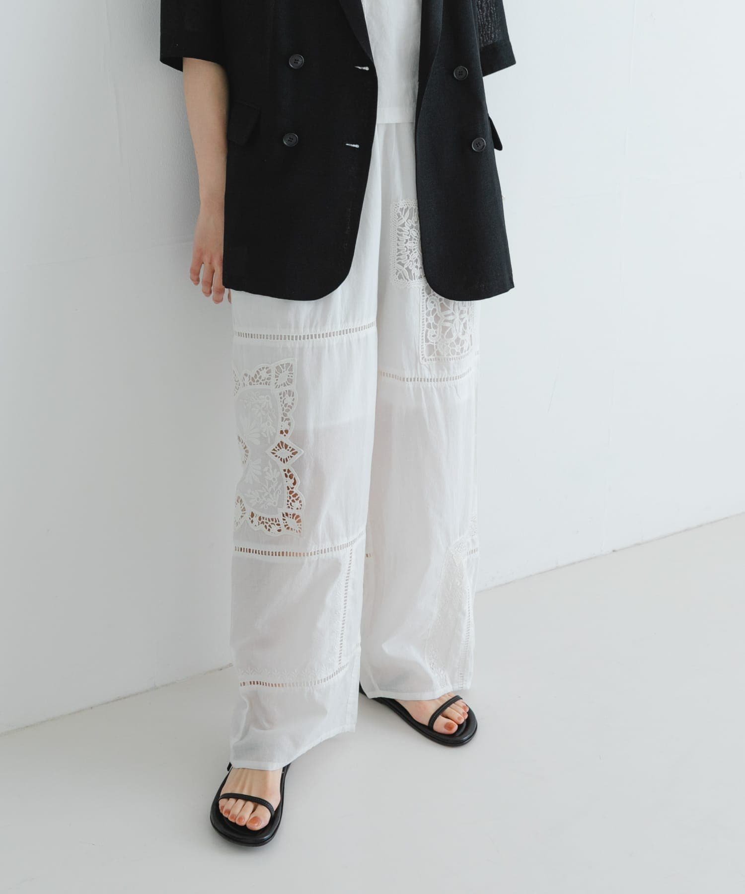 【アーバンリサーチ/URBAN RESEARCH】のパッチワークレースイージーパンツ インテリア・キッズ・メンズ・レディースファッション・服の通販 founy(ファニー) 　ファッション　Fashion　レディースファッション　WOMEN　パンツ　Pants　2025年　2025　2025春夏・S/S　Ss,Spring/Summer,2025　アクセサリー　Accessories　インド　India　サンダル　Sandals　セットアップ　Set Up　パッチワーク　Patchwork　リラックス　Relax　レース　Race　夏　Summer　S/S・春夏　Ss・Spring/Summer　OFF|ID: prp329100004534994 ipo3291000000032048739