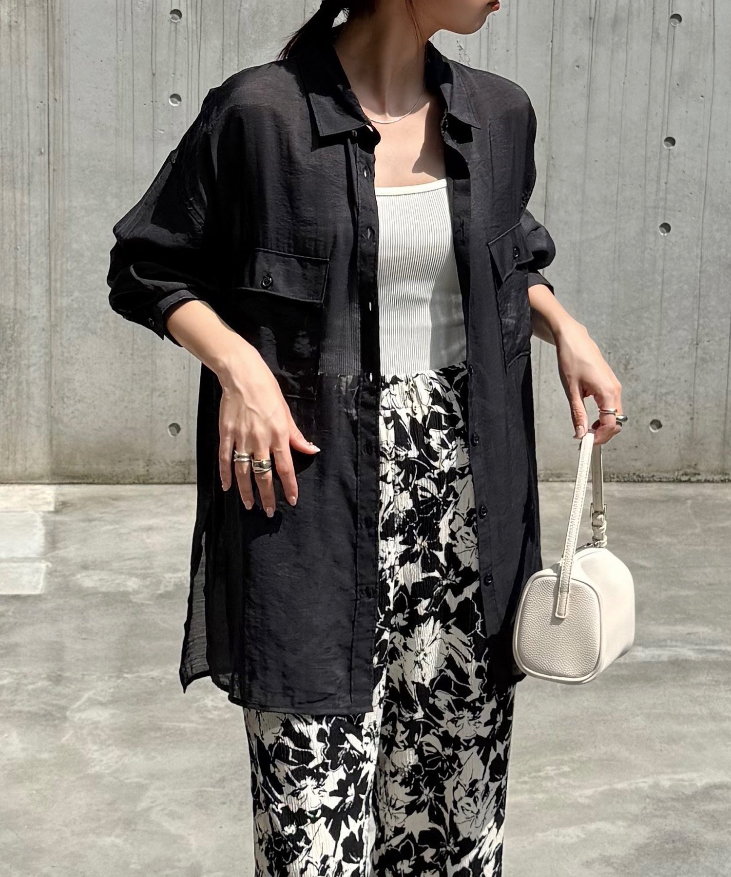 【その他のブランド/Other】のオーバーサイズ 長袖 シアーシャツ インテリア・キッズ・メンズ・レディースファッション・服の通販 founy(ファニー) 　ファッション　Fashion　レディースファッション　Fashion for Women　トップス・カットソー　Cut & Sew Tops　シャツ・ブラウス・オフィスカジュアル　Elegant Blouses & Button-Ups　おすすめ　Recommended / Our Picks　インナー　Innerwear　シアー　Sheer, See-Through　フロント　Front, Front Design　ボトム　Bottoms, Lower Wear　ワイド　Wide, Wide Fit　ワッシャー　Washer, Crinkled Finish　長袖　Long Sleeve, Full Sleeve　ブラック|ID: prp329100004535807 ipo3291000000032974290