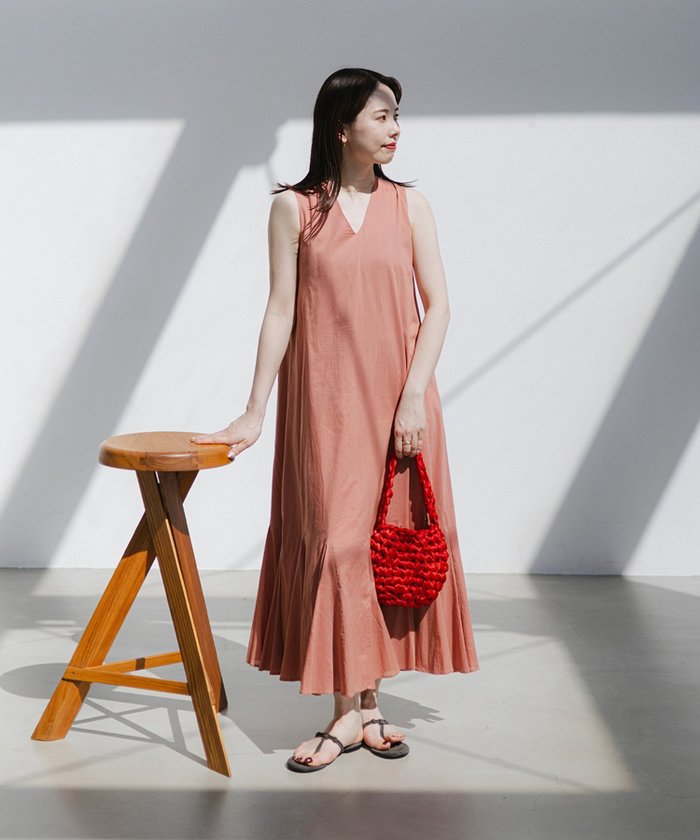 【デミルクス ビームス/Demi-Luxe BEAMS】の【7/11 9 59までポイント10倍】【別注】MARIHA / 夏の月影 ソリッド ワンピース 25SS 旅行 お呼ばれ ドレス インテリア・キッズ・メンズ・レディースファッション・服の通販 founy(ファニー) https://founy.com/ ファッション Fashion レディースファッション Fashion for Women ワンピース Dresses フォーマル・パーティードレス・結婚式用ドレス Elegant & Casual Dresses インド Indian Textile エレガント 上品 Elegant カーディガン Cardigan, Knitwear ギャザー Gathered, Ruffled シューズ Shoes, Footwear ジャケット Jacket, Outerwear ドレス Dress, One-Piece ネップ Nepp, Slub Yarn バランス Balance, Style Balance フラット Flat, Flat Shoes プリント Print, Printed Pattern 別注 Limited Edition, Custom Order リゾート Resort, Vacation Style 楽ちん Easy Fit, Comfortable おすすめ Recommended / Our Picks 夏 Summer 旅行 Travel 2025年 2025 2025春夏・S/S Spring/Summer 2025 SS25 |ID: prp329100004535850 ipo3291000000032761777