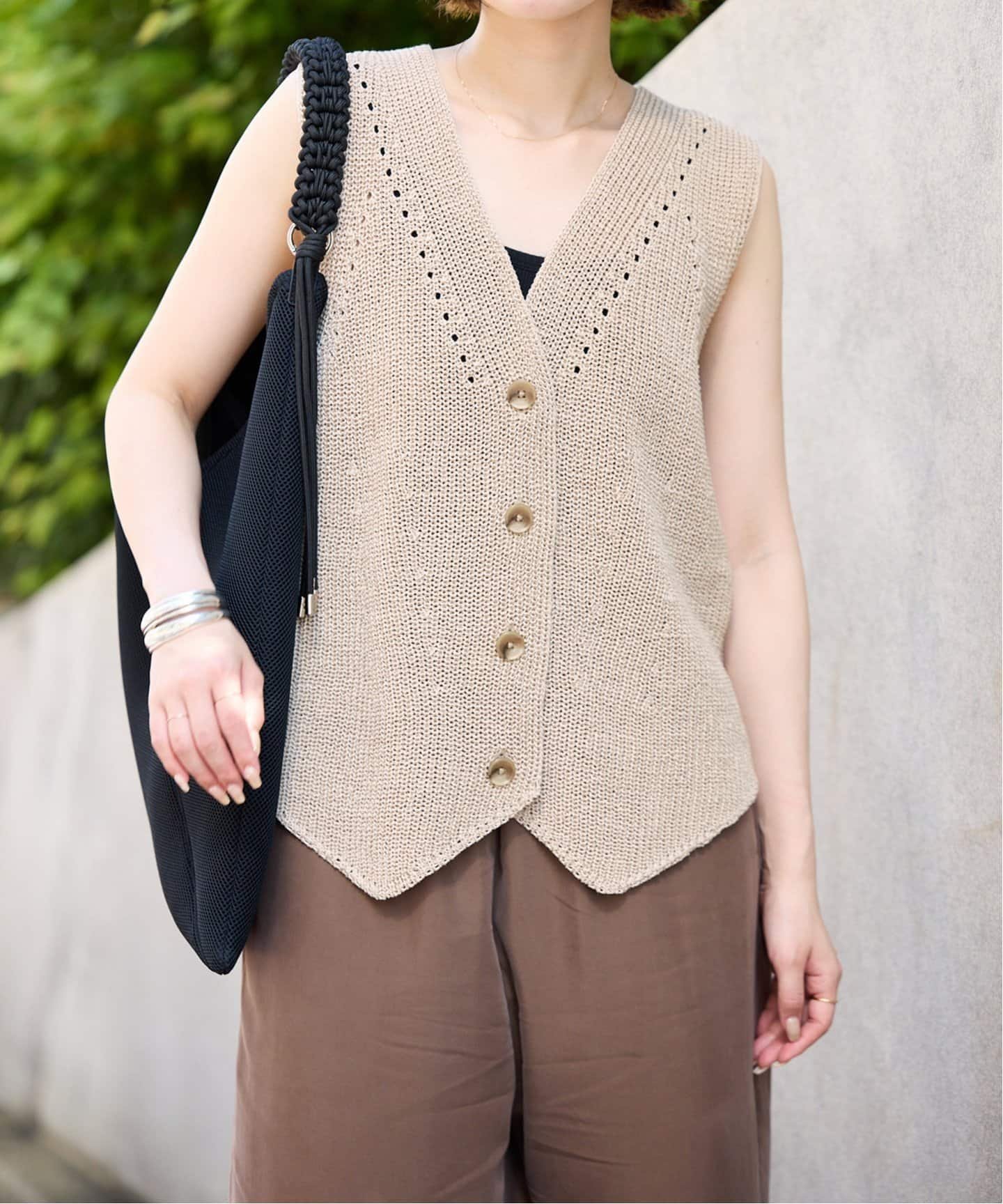 【スローブ イエナ/SLOBE IENA】の《追加》ニットジレ インテリア・キッズ・メンズ・レディースファッション・服の通販 founy(ファニー) 　ファッション　Fashion　レディースファッション　Fashion for Women　アウター　Coat / Outerwear Collection　トップス・カットソー　Cut & Sew Tops　ニット　Knit Tops & Sweaters　ベスト&ジレ / 重ね着スタイル　Vests & Gilets　2025年　2025　2025春夏・S/S　Spring/Summer 2025 SS25　サマー　Summer, Summer Style　ベージュ|ID: prp329100004536037 ipo3291000000032660454