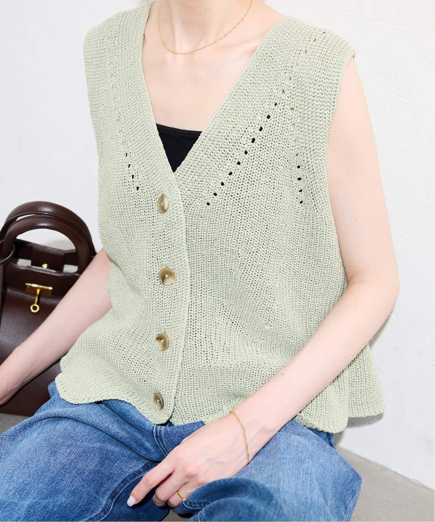 【スローブ イエナ/SLOBE IENA】の《追加》ニットジレ インテリア・キッズ・メンズ・レディースファッション・服の通販 founy(ファニー) 　ファッション　Fashion　レディースファッション　Fashion for Women　アウター　Coat / Outerwear Collection　トップス・カットソー　Cut & Sew Tops　ニット　Knit Tops & Sweaters　ベスト&ジレ / 重ね着スタイル　Vests & Gilets　2025年　2025　2025春夏・S/S　Spring/Summer 2025 SS25　サマー　Summer, Summer Style　グリーン|ID: prp329100004536037 ipo3291000000032660455