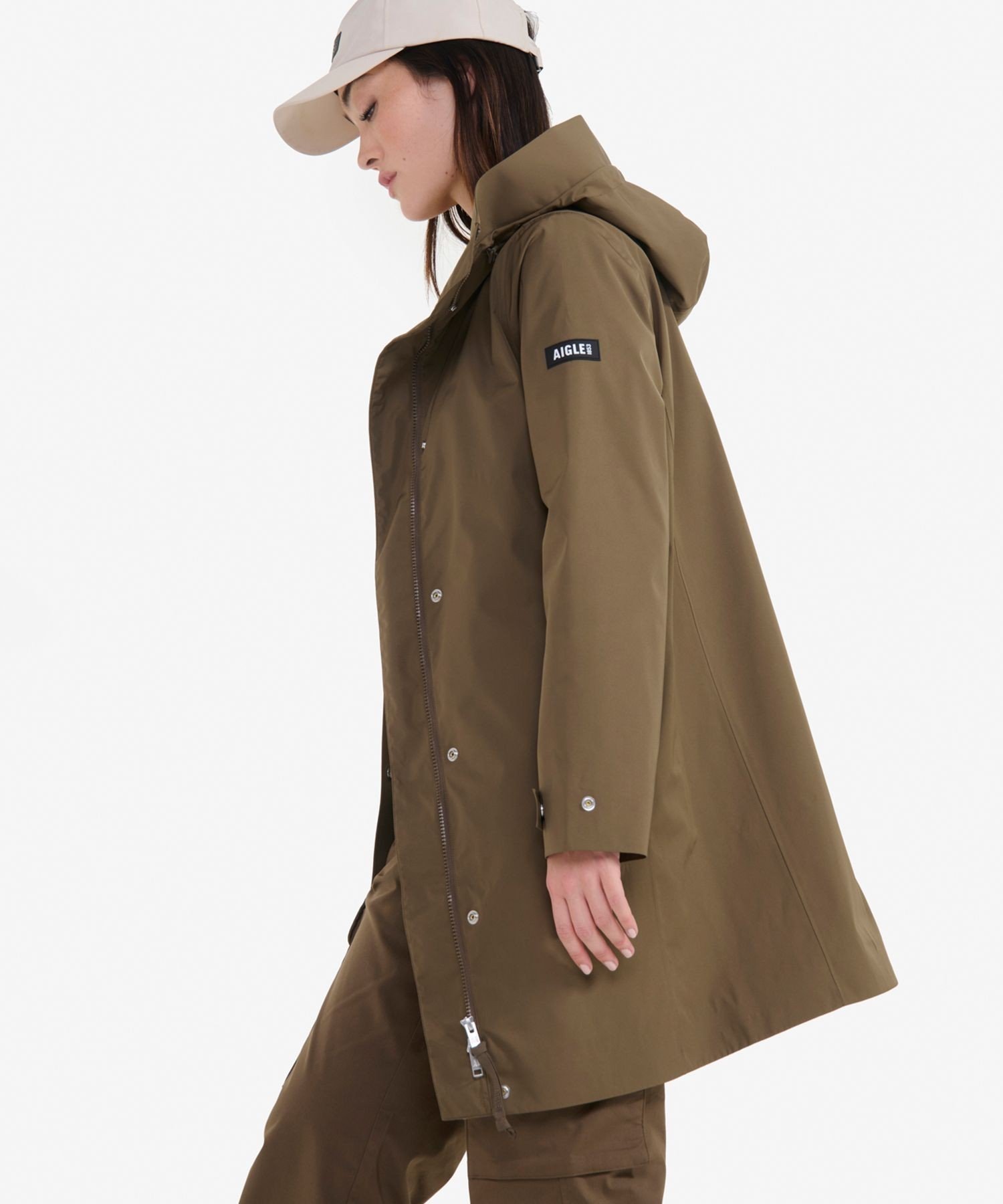 【エーグル/AIGLE】の2層メンブレン仕様 透湿防水 防風 ロングフーデッドジャケット / マウンテンパーカー ロング丈 インテリア・キッズ・メンズ・レディースファッション・服の通販 founy(ファニー) 　ファッション　Fashion　レディースファッション　WOMEN　アウター　Coat Outerwear　ジャケット　Jackets　アウトドア　Outdoor　シリコン　Silicon　シンプル　Simple　スタイリッシュ　Stylish　ドローストリング　Drawstring　パッチ　Patch　パーカー　Hoodie　ビジネス 仕事 通勤　Business　フィット　Fit　ポケット　Pocket　リラックス　Relax　ロング　Long　ワンポイント　One Point　カーキ|ID: prp329100004536081 ipo3291000000032054681