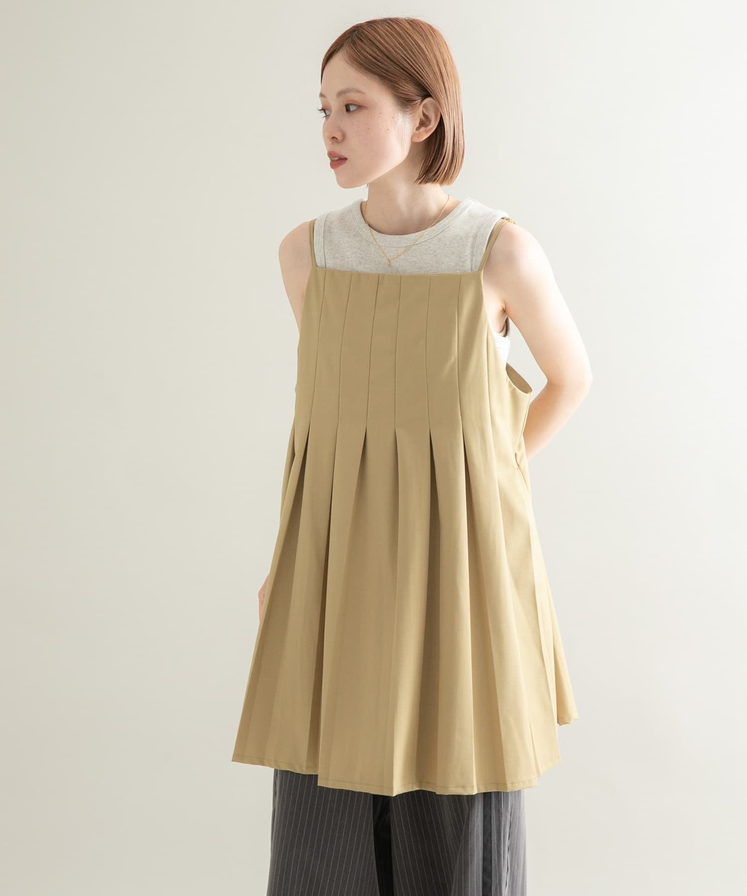 【ケービーエフ/KBF / URBAN RESEARCH】のタックプリーツミニワンピース インテリア・キッズ・メンズ・レディースファッション・服の通販 founy(ファニー) 　ファッション　Fashion　レディースファッション　Fashion for Women　ワンピース　Dresses　2025年　2025　2025春夏・S/S　Spring/Summer 2025 SS25　おすすめ　Recommended / Our Picks　インナー　Innerwear　コンパクト　Compact, Small Size　ショート　Short, Short Length　スラックス　Slacks, Dress Pants　デニム　Denim, Jeans Material　ベスト　Vest, Waistcoat　夏　Summer　S/S・春夏　SS, Spring/Summer, Warm Season　BEIGE|ID: prp329100004536103 ipo3291000000033103788
