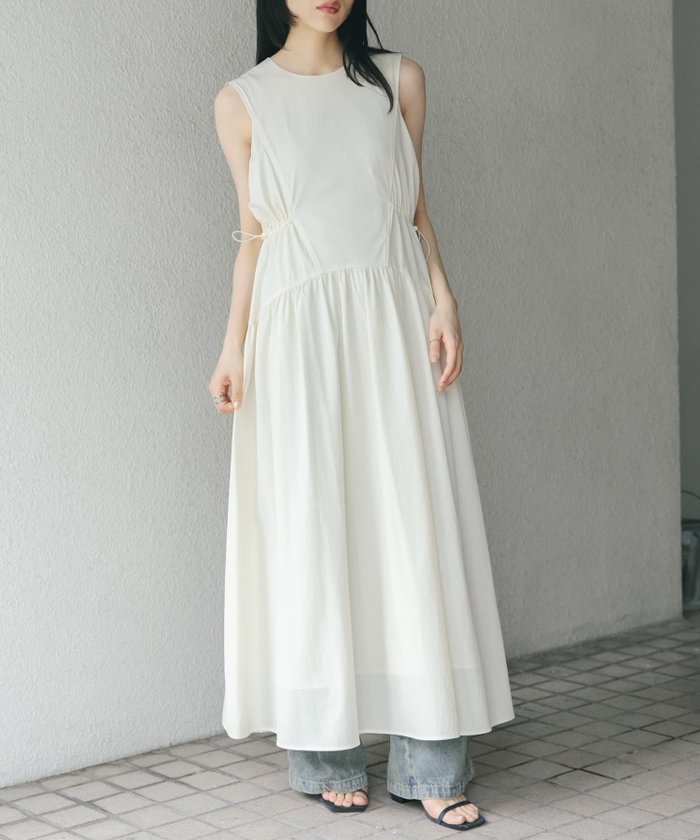 【ケービーエフ/KBF / URBAN RESEARCH】のノースリーブドロストワンピース インテリア・キッズ・メンズ・レディースファッション・服の通販 founy(ファニー) https://founy.com/ ファッション Fashion レディースファッション Fashion for Women ワンピース Dresses 2025年 2025 2025春夏・S/S Spring/Summer 2025 SS25 おすすめ Recommended / Our Picks シェイプ Shape, Slim Fit シューズ Shoes, Footwear ジャケット Jacket, Outerwear ドローコード Drawcord, Drawstring Cord ノースリーブ Sleeveless, No-Sleeve バランス Balance, Style Balance フレア Flare, Flared 夏 Summer 旅行 Travel S/S・春夏 SS, Spring/Summer, Warm Season |ID: prp329100004536112 ipo3291000000032736356