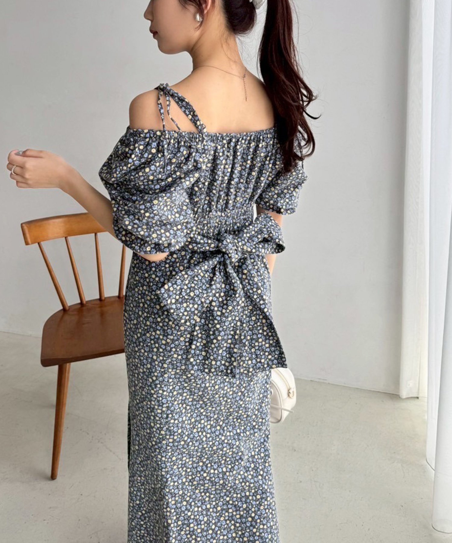 【ナイスクラップ/NICE CLAUP】のバックリボンギャザーロングワンピ インテリア・キッズ・メンズ・レディースファッション・服の通販 founy(ファニー) 　ファッション　Fashion　レディースファッション　WOMEN　ワンピース　Dress　2025年　2025　2025春夏・S/S　Ss,Spring/Summer,2025　おすすめ　Recommend　エレガント 上品　Elegant　オフショルダー　Off Shoulder　サンダル　Sandals　シェイプ　Shape　シンプル　Simple　スニーカー　Sneakers　スリット　Slit　ダウン　Down　フラット　Flat　ペチコート　Petticoat　マーメイド　Mermaid　リボン　Ribbon　リラックス　Relax　人気　Popularity　夏　Summer　その他1|ID: prp329100004536180 ipo3291000000032353079