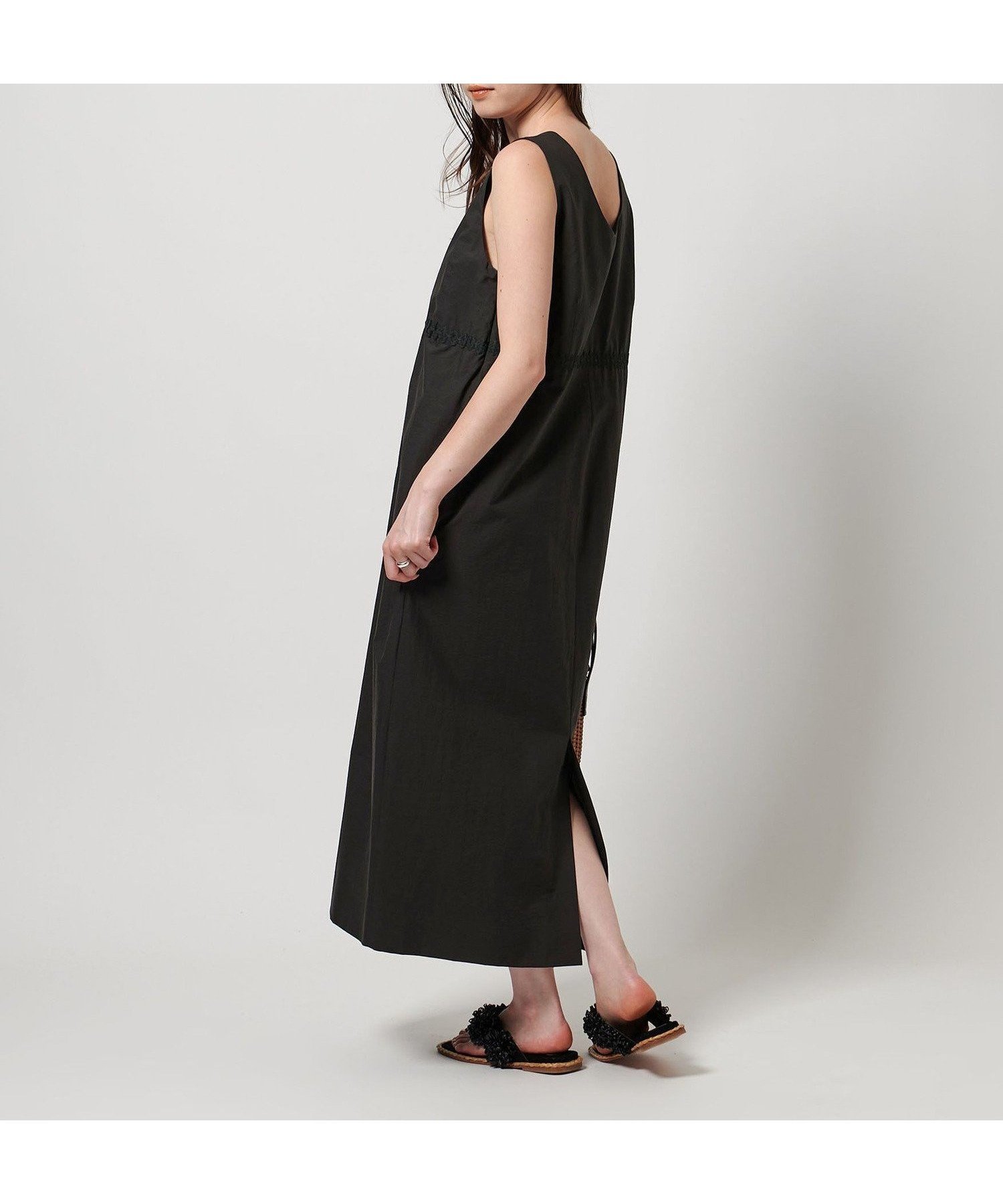 【ユナイテッドアローズ/UNITED ARROWS】のトリム Uネック ワンピース インテリア・キッズ・メンズ・レディースファッション・服の通販 founy(ファニー) 　ファッション　Fashion　レディースファッション　Fashion for Women　ワンピース　Dresses　おすすめ　Recommended / Our Picks　カーディガン　Cardigan, Knitwear　シアー　Sheer, See-Through　タフタ　Taffeta, Structured Fabric　ネックレス　Necklace, Pendant Necklace　ノースリーブ　Sleeveless, No-Sleeve　バルーン　Balloon, Balloon Silhouette　ベスト　Vest, Waistcoat　ポケット　Pocket, Pocket Detail　BLACK|ID: prp329100004536211 ipo3291000000033261233