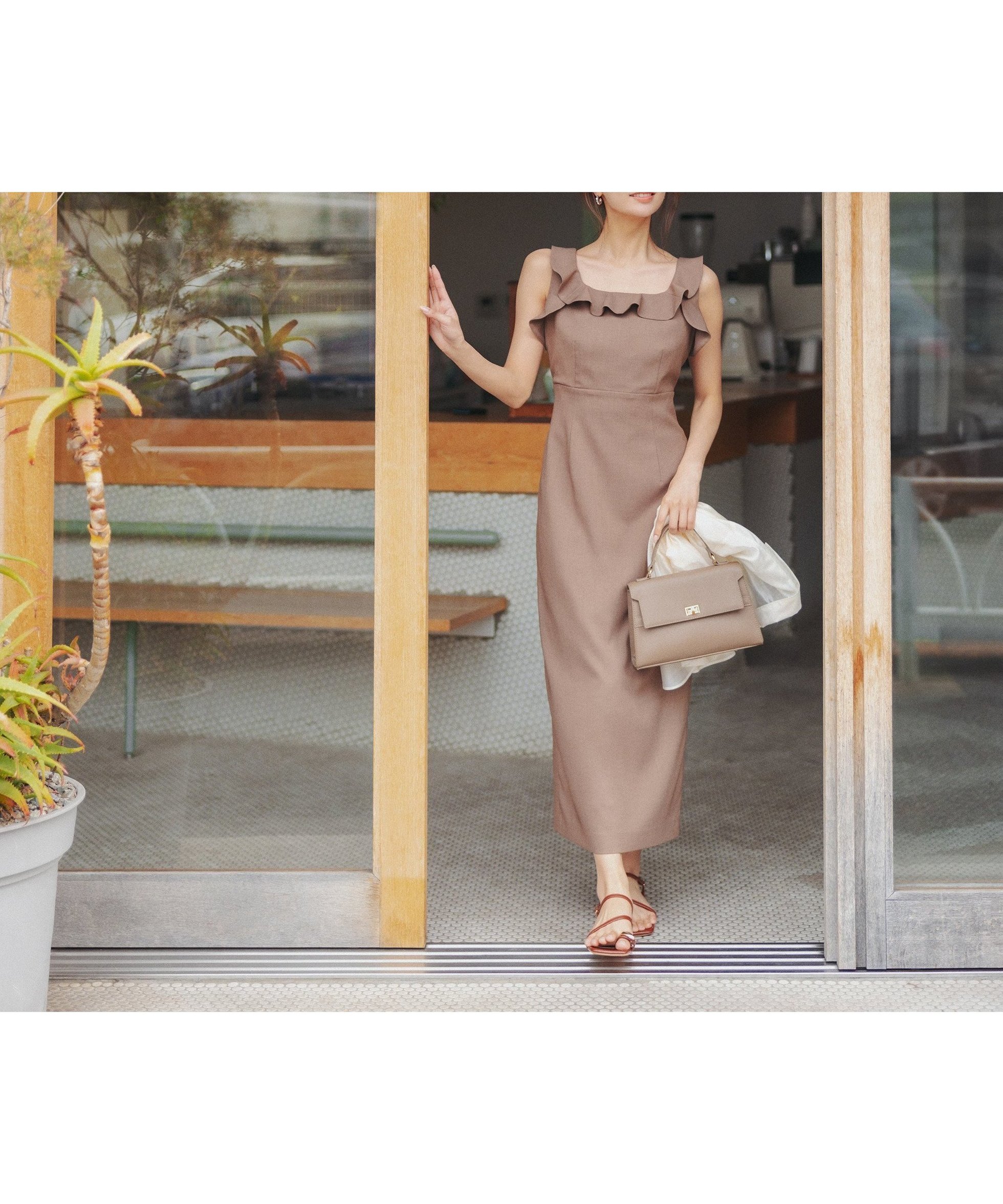 【プロポーション ボディドレッシング/PROPORTION BODY DRESSING】のラッフルナローワンピース インテリア・キッズ・メンズ・レディースファッション・服の通販 founy(ファニー) 　ファッション　Fashion　レディースファッション　Fashion for Women　ワンピース　Dresses　カーディガン　Cardigan, Knitwear　スリット　Slit, Slit Detail　センター　Center, Center Line　ラッフル　Ruffle, Frill　夏　Summer　ブラウン|ID: prp329100004536345 ipo3291000000033220413