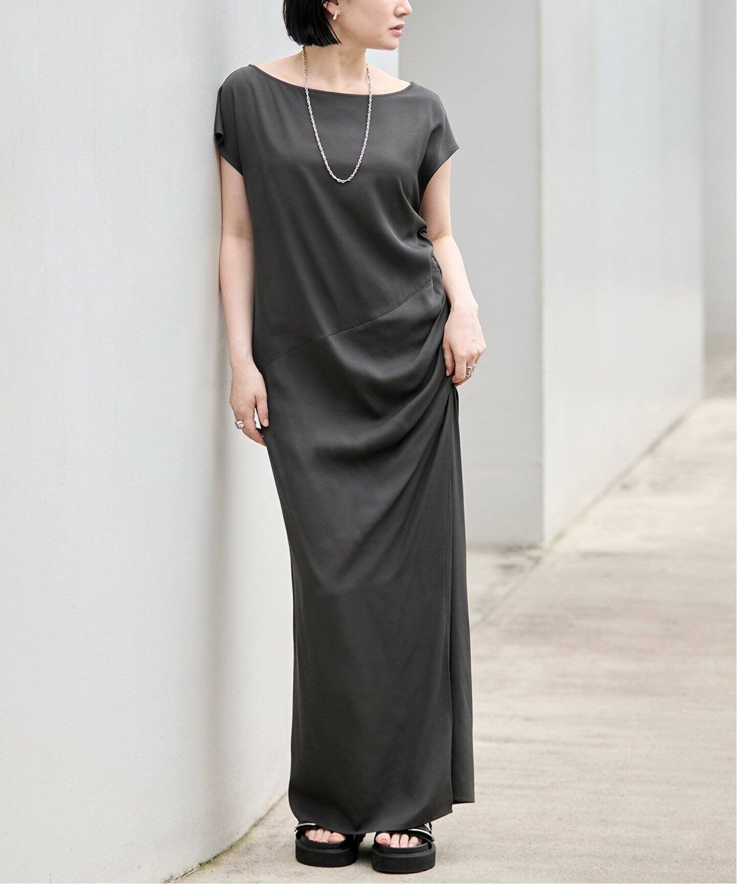 【ヴェルメイユ パー イエナ/VERMEIL par iena】のレーヨンシルクツイルアシンメトリーワンピース インテリア・キッズ・メンズ・レディースファッション・服の通販 founy(ファニー) 　ファッション　Fashion　レディースファッション　Ladies' Fashion Online　ワンピース　Dress　2025年　2025　2025春夏・S/S　Ss,Spring/Summer,2025　おすすめ　Recommend　アクセサリー　Accessories　アシンメトリー　Asymmetry　ギャザー　Gather　シューズ　Shoes　スリット　Slit　セレモニー　Ceremony　ツイル　Twill　ドレープ　Drape　ロング　Long　グレーB|ID: prp329100004536430 ipo3291000000032677044