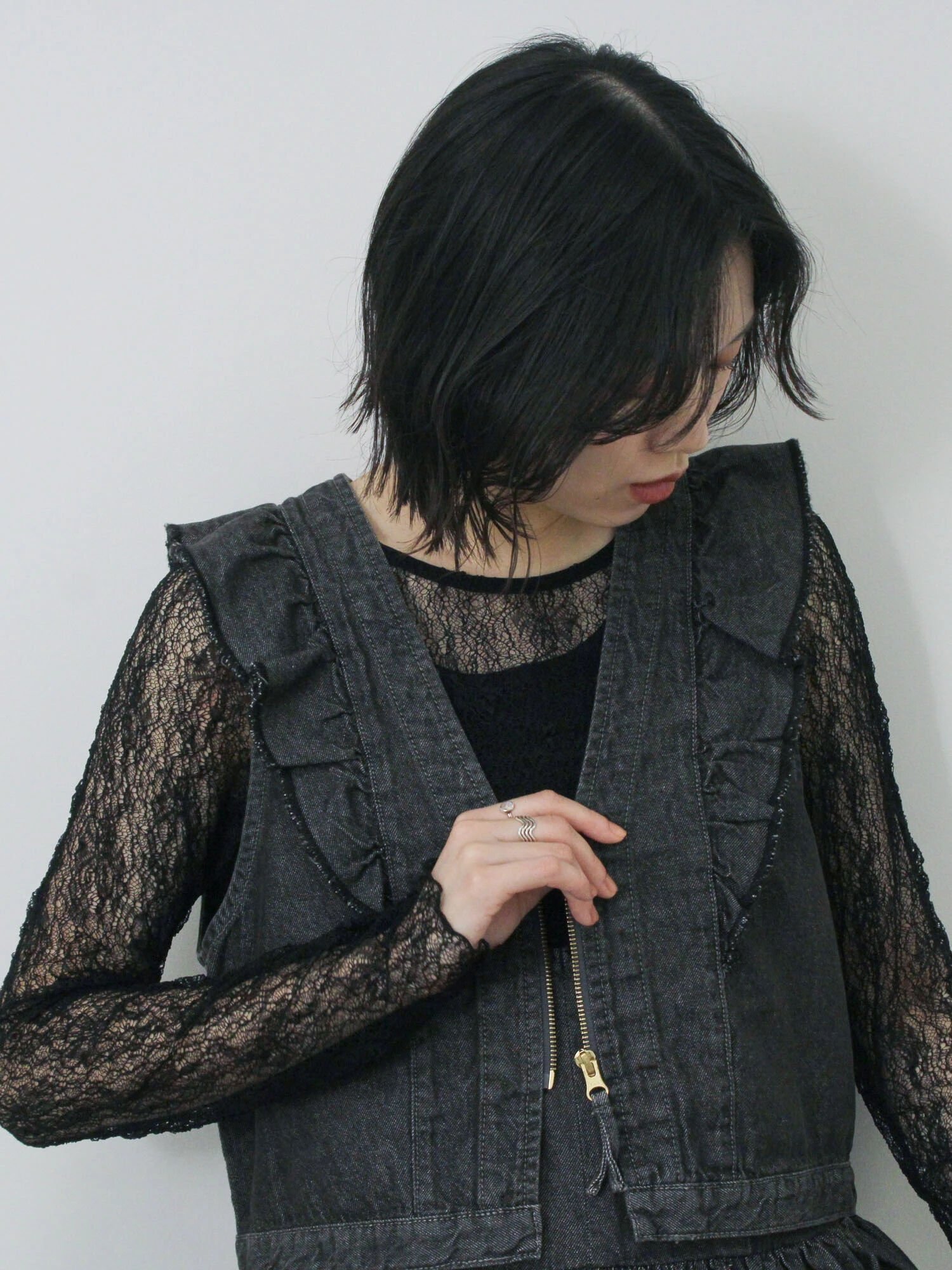 【サマンサモスモス/Samansa Mos2】の【ECO DENIM】ショルダーフリルベスト インテリア・キッズ・メンズ・レディースファッション・服の通販 founy(ファニー) 　ファッション　Fashion　レディースファッション　WOMEN　アウター　Coat Outerwear　トップス・カットソー　Tops/Tshirt　ベスト/ジレ　Gilets/Vests　ショルダー　Shoulder　フリル　Frills　ベスト　Vest　チャコールグレー|ID: prp329100004536453 ipo3291000000032299645
