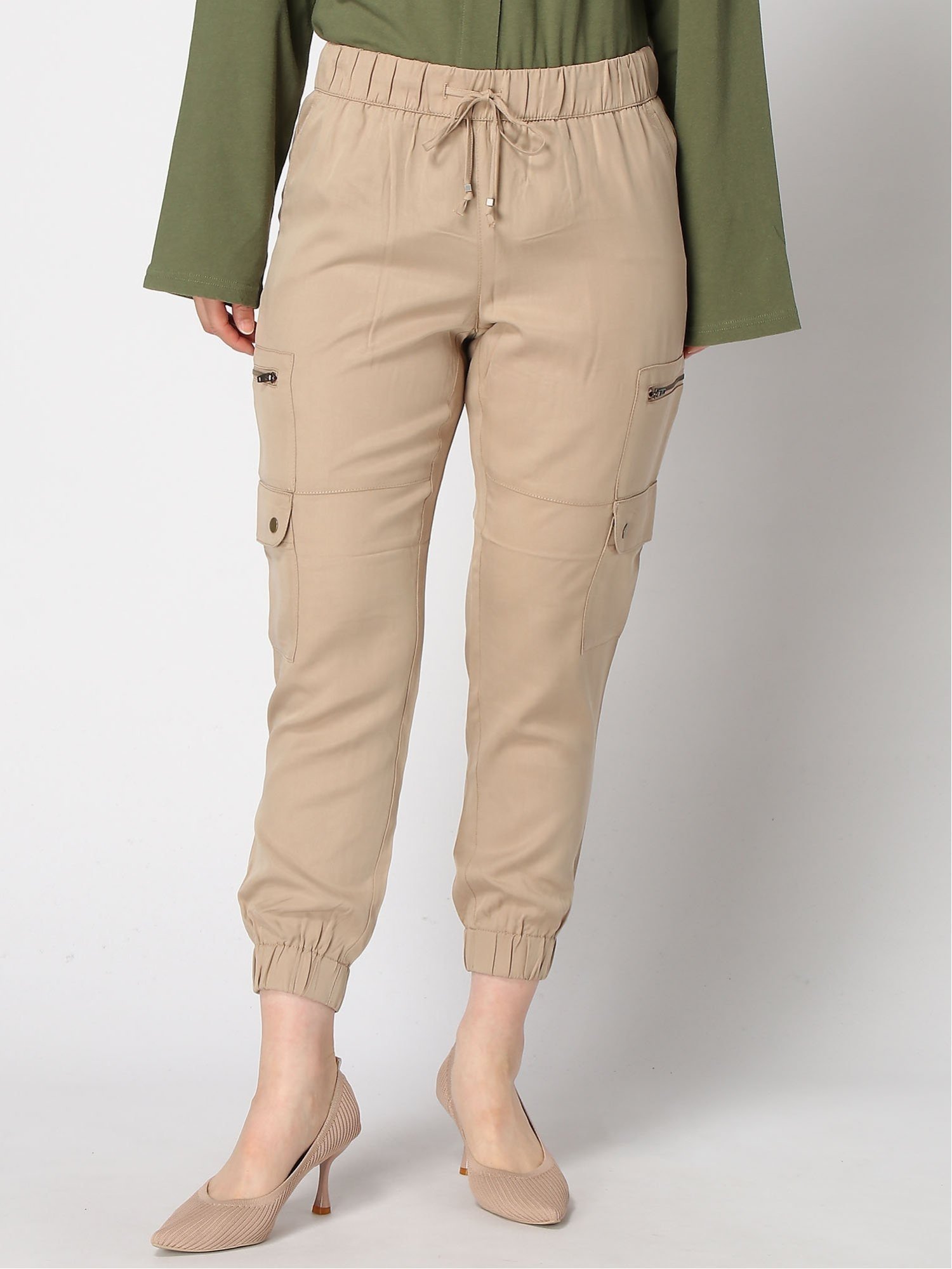 【バナナリパブリック ファクトリーストア/BANANA REPUBLIC FACTORY STORE】のBANANA REPUBLIC FACTORY STORE テンセルソフトカーゴパンツ インテリア・キッズ・メンズ・レディースファッション・服の通販 founy(ファニー) 　ファッション　Fashion　レディースファッション　WOMEN　パンツ　Pants　カーゴパンツ　Cargo Pants　ポケット　Pocket　CHAMPAGNE_TOAST|ID: prp329100004536593 ipo3291000000032250306