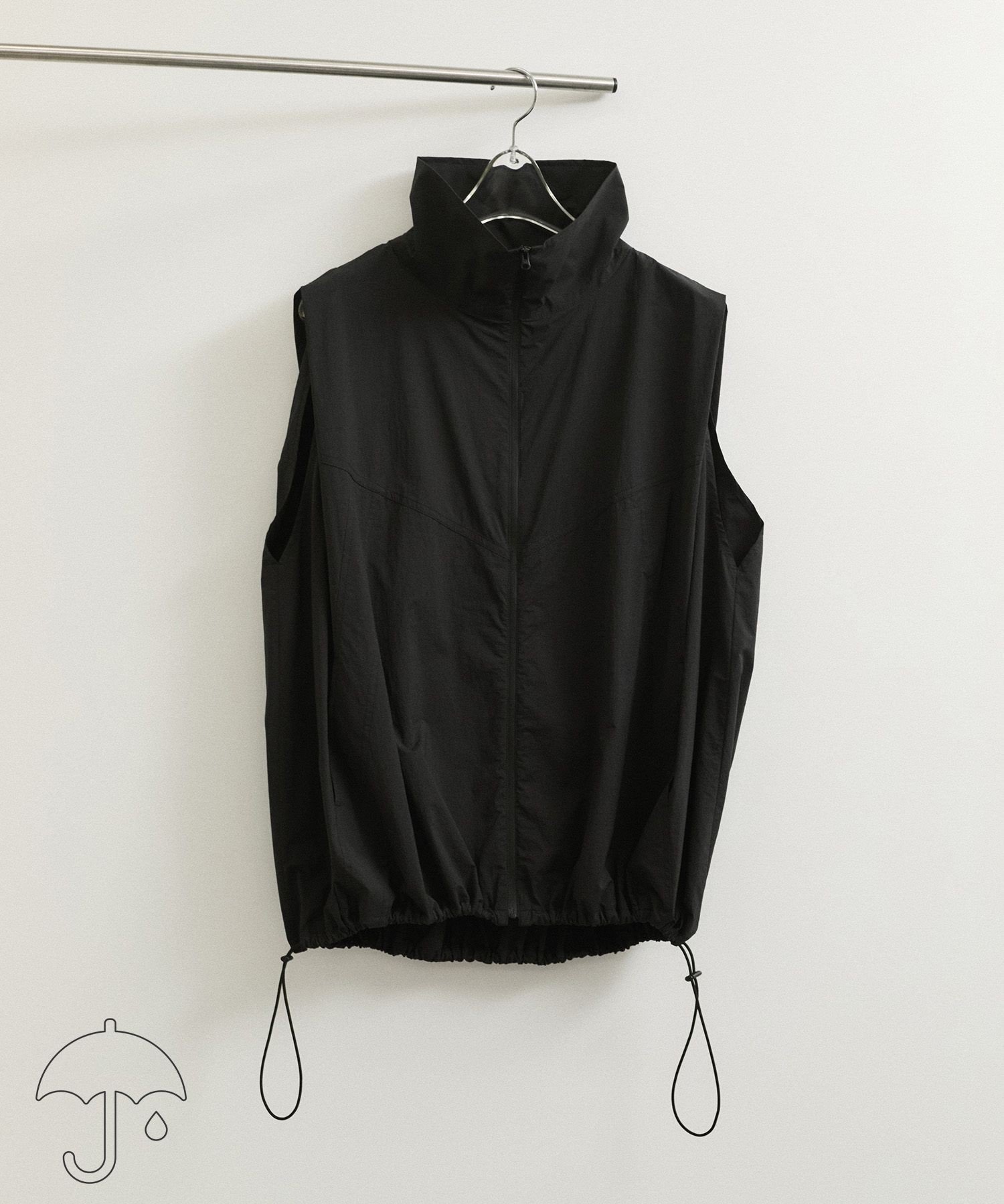 【アダム エ ロペ/ADAM ET ROPE'】の【撥水】ショルダータックシアーブルゾン インテリア・キッズ・メンズ・レディースファッション・服の通販 founy(ファニー) 　ファッション　Fashion　レディースファッション　WOMEN　アウター　Coat Outerwear　ブルゾン　Blouson/Jackets　春　Spring　キャミソール　Camisole　ギャザー　Gather　ストレッチ　Stretch　スラックス　Slacks　タイプライター　Typewriter　トレンド　Trend　ノースリーブ　No Sleeve　フロント　Front　ブルゾン　Blouson　ポケット　Pocket　メッシュ　Mesh　ロンパース　Rompers　ワッシャー　Washer　S/S・春夏　Ss・Spring/Summer　おすすめ　Recommend　夏　Summer　2025年　2025　2025春夏・S/S　Ss,Spring/Summer,2025　ブラック(01)|ID: prp329100004536598 ipo3291000000032057850