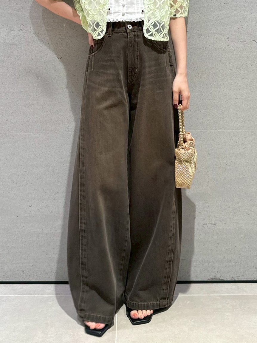 【リリーブラウン/Lily Brown】の【WEB限定00サイズ】ルーズフィットワイドデニムパンツ 人気、トレンドファッション・服の通販 founy(ファニー) 　ファッション　Fashion　レディースファッション　WOMEN　パンツ　Pants　デニムパンツ　Denim Pants　ジャケット　Jacket　セットアップ　Set Up　センター　Center　デニム　Denim　バランス　Balance　パターン　Pattern　フィット　Fit　ブリーチ　Bleach　プリント　Print　リラックス　Relax　ループ　Loop　レース　Race　 other-1|ID: prp329100004536610 ipo3291000000032232202