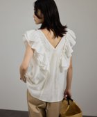 【サロン アダム エ ロペ/SALON adam et rope'】の【WEB限定】2WAYギャザーフリルノースリーブブラウス オフホワイト(15)|ID: prp329100004536621 ipo3291000000032652200