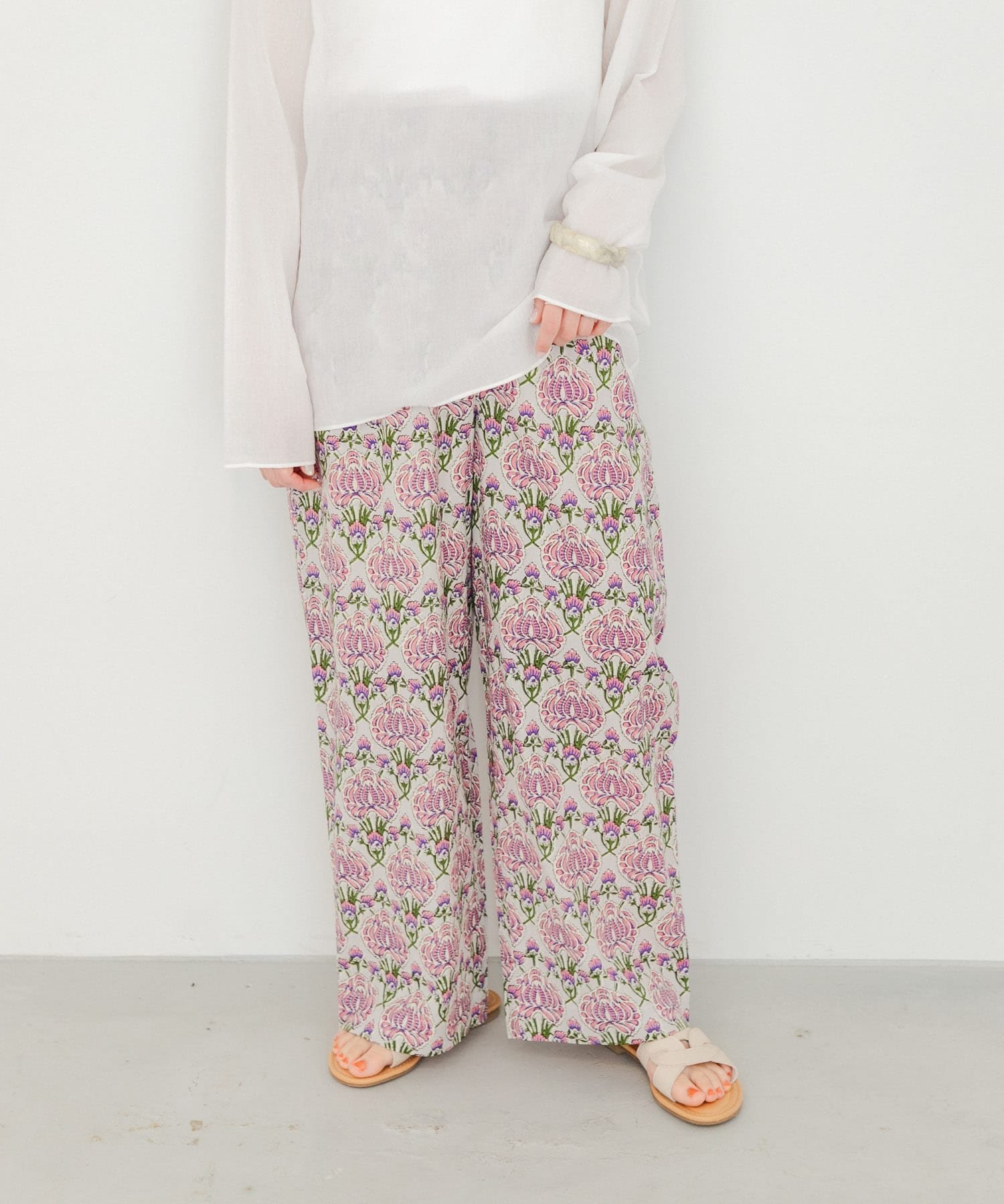 【アーバンリサーチ ドアーズ/URBAN RESEARCH DOORS】のアソート柄イージーパンツ インテリア・キッズ・メンズ・レディースファッション・服の通販 founy(ファニー) 　ファッション　Fashion　レディースファッション　WOMEN　パンツ　Pants　2025年　2025　2025春夏・S/S　Ss,Spring/Summer,2025　インド　India　プリント　Print　リゾート　Resort　リラックス　Relax　夏　Summer　春　Spring　S/S・春夏　Ss・Spring/Summer　PINK|ID: prp329100004536678 ipo3291000000032058443