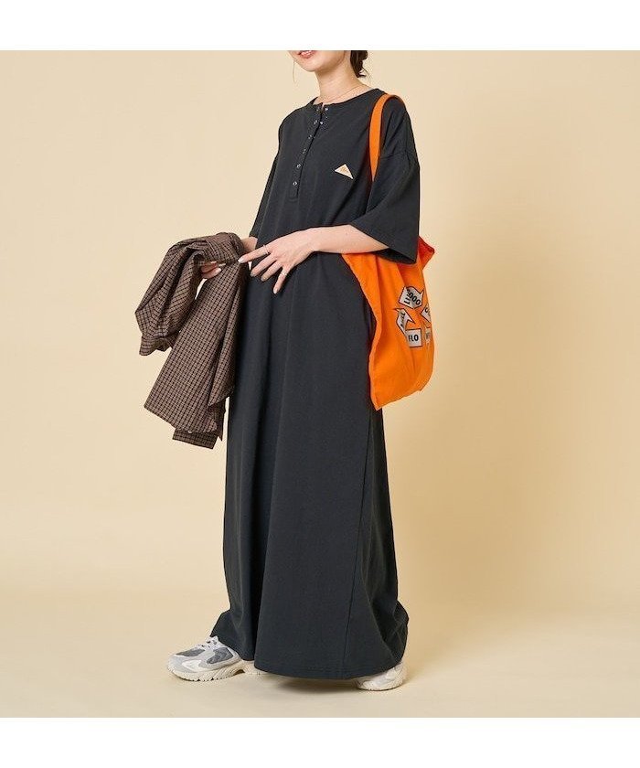 【フリークスストア/FREAK'S STORE】の別注 ヘンリーネック ボタン 半袖 ワンピース【限定展開】 25SS インテリア・キッズ・メンズ・レディースファッション・服の通販 founy(ファニー) 　ファッション　Fashion　レディースファッション　WOMEN　ワンピース　Dress　キャップ　Cap　サンダル　Sandals　ショート　Short　シンプル　Simple　スニーカー　Sneakers　スペシャル　Special　チュニック　Tunic　トレンド　Trend　パーカー　Hoodie　プリント　Print　別注　Special Order　半袖　Short Sleeve　リラックス　Relax　S/S・春夏　Ss・Spring/Summer　おすすめ　Recommend　夏　Summer　2025年　2025　2025春夏・S/S　Ss,Spring/Summer,2025　ブラック|ID: prp329100004536731 ipo3291000000032058758