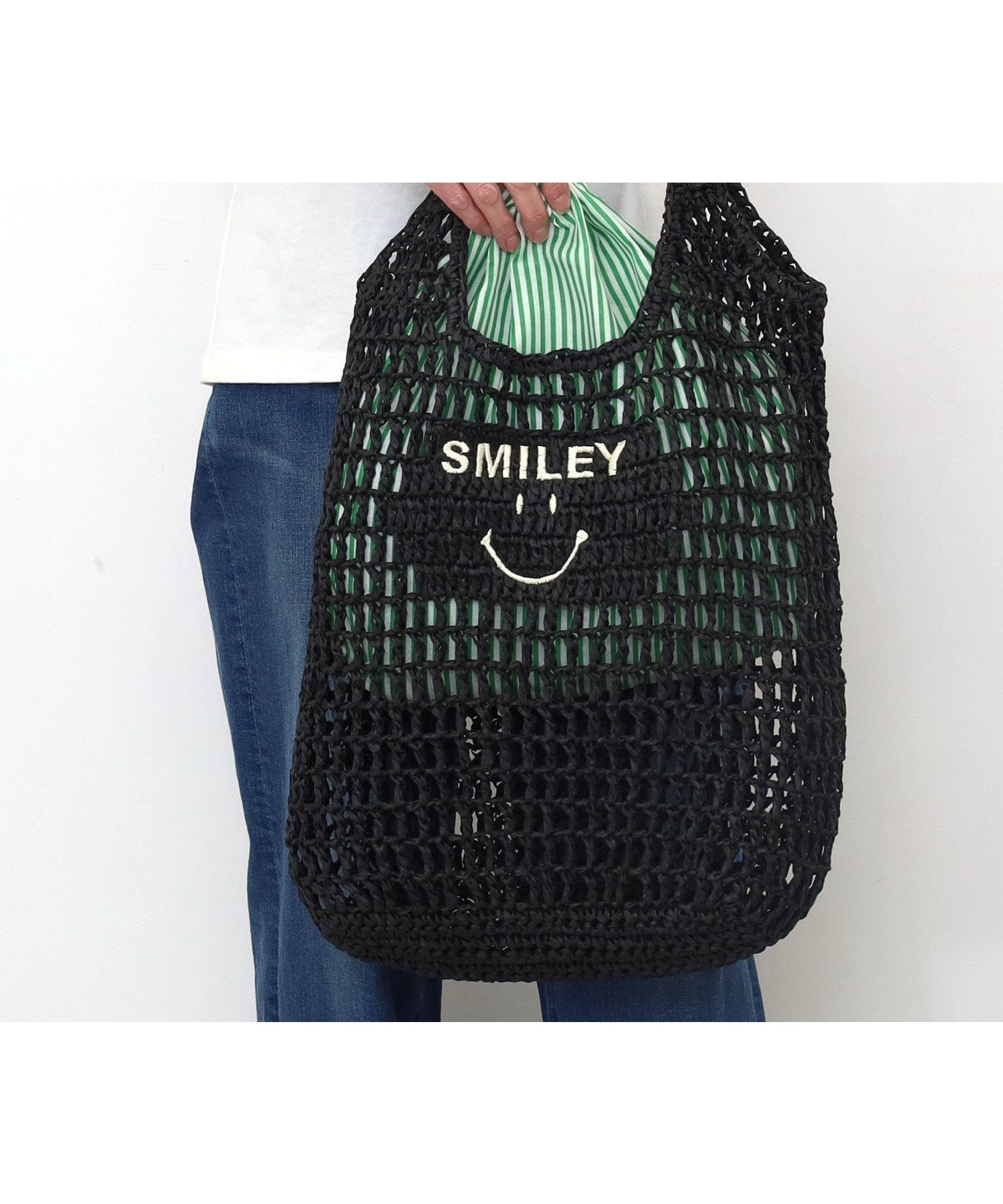 【プードゥドゥ/POU DOU DOU】のSMILEY 透かし編み刺繍入カゴバッグ/A4対応 インテリア・キッズ・メンズ・レディースファッション・服の通販 founy(ファニー) 　ファッション　Fashion　レディースファッション　WOMEN　ストライプ　Stripe　フェイス　Face　ペーパー　Paper　ワンポイント　One Point　人気　Popularity　巾着　Purse　透かし　Watermark　ブラック|ID: prp329100004536762 ipo3291000000032058918