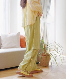 【ニコアンド/niko and】のレイヤードライクスリットパンツ 人気、トレンドファッション・服の通販 founy(ファニー) ファッション Fashion レディースファッション WOMEN パンツ Pants おすすめ Recommend スリット Slit フェミニン Feminine リネン Linen リボン Ribbon ワイド Wide ワンポイント One Point |ID:prp329100004536771