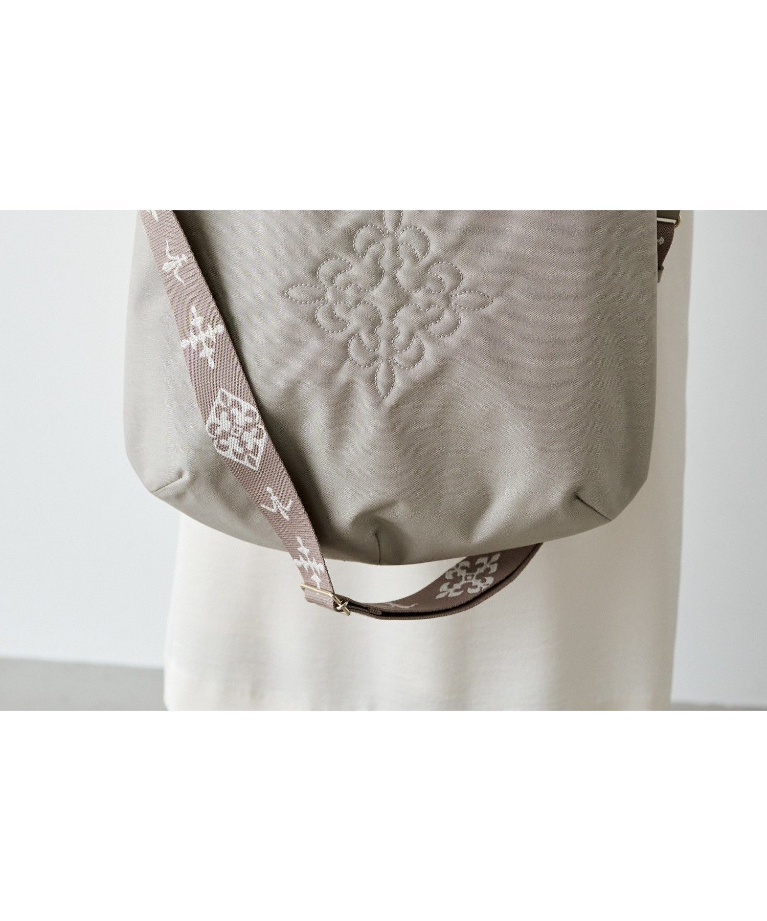 【ラシット/russet】の《月間人気No.1アイテム》コーデュラナイロン 2WAYトートバッグ インテリア・キッズ・メンズ・レディースファッション・服の通販 founy(ファニー) 　ファッション　Fashion　レディースファッション　Fashion for Women　バッグ　Bags　エレガント 上品　Elegant　ショルダー　Shoulder, Shoulder Strap　シルバー　Silver, Metallic Silver　シンプル　Simple, Minimal　定番　Standard, Basic Item　人気　Popular, Best Seller　バランス　Balance, Style Balance　ポケット　Pocket, Pocket Detail　モチーフ　Motif, Design Theme　おすすめ　Recommended / Our Picks　日本製　Made In Japan　ビジネス 仕事 通勤　Business / Work / Commuting　グレージュ|ID: prp329100004536802 ipo3291000000034511350