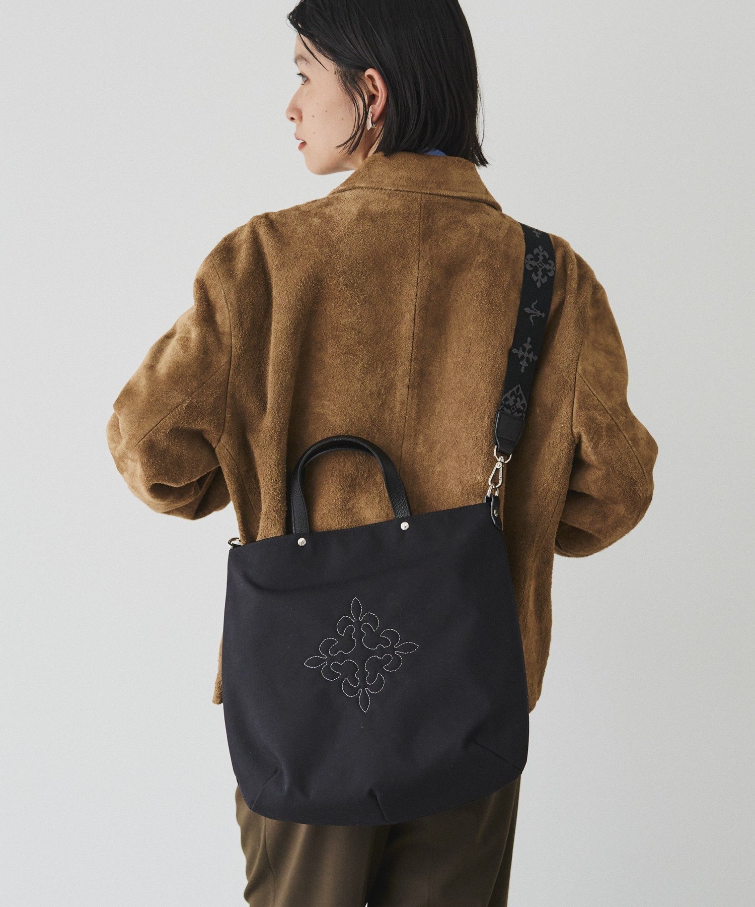 【ラシット/russet】の《月間人気No.1アイテム》コーデュラナイロン 2WAYトートバッグ インテリア・キッズ・メンズ・レディースファッション・服の通販 founy(ファニー) 　ファッション　Fashion　レディースファッション　Fashion for Women　バッグ　Bags　エレガント 上品　Elegant　ショルダー　Shoulder, Shoulder Strap　シルバー　Silver, Metallic Silver　シンプル　Simple, Minimal　定番　Standard, Basic Item　人気　Popular, Best Seller　バランス　Balance, Style Balance　ポケット　Pocket, Pocket Detail　モチーフ　Motif, Design Theme　おすすめ　Recommended / Our Picks　日本製　Made In Japan　ビジネス 仕事 通勤　Business / Work / Commuting　ブラック|ID: prp329100004536802 ipo3291000000034511351