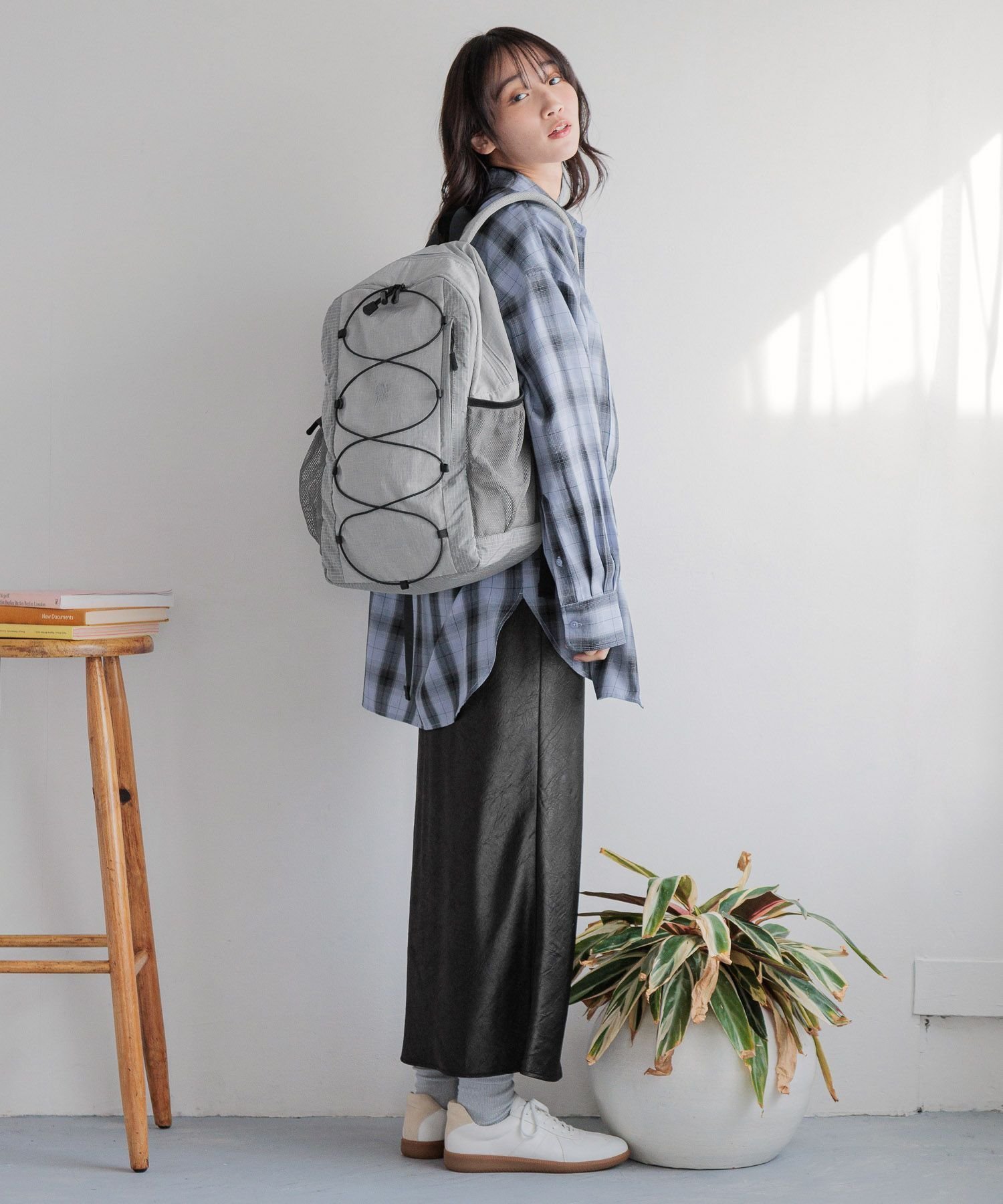 【ローリーズファーム/LOWRYS FARM】のLF10ポケ2ROOMリュック インテリア・キッズ・メンズ・レディースファッション・服の通販 founy(ファニー) 　ファッション　Fashion　レディースファッション　WOMEN　クッション　Cushion　ショルダー　Shoulder　ポケット　Pocket　メッシュ　Mesh　リュック　Ruck Sack　レース　Race　グレー|ID: prp329100004536804 ipo3291000000032059153