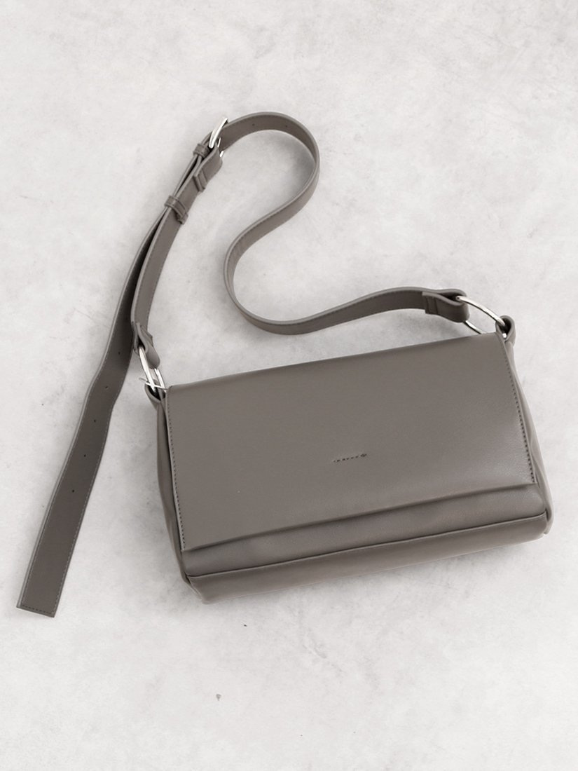 【その他のブランド/Other】のカシュカシュ cachecache / WEB限定フラップベルトショルダーバッグ インテリア・キッズ・メンズ・レディースファッション・服の通販 founy(ファニー) 　ファッション　Fashion　レディースファッション　WOMEN　バッグ　Bag　ベルト　Belts　カラフル　Colorful　クール　Cool　ショルダー　Shoulder　シンプル　Simple　財布　Wallet　ハンド　Hand　フラップ　Flap　ポケット　Pocket　ミックス　Mix　モチーフ　Motif　再入荷　Restock/Back In Stock/Re Arrival　GY|ID: prp329100004536808 ipo3291000000032213716
