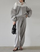 【リエディ/Re:EDIT】のナイロンタフタ配色ジョガーサイドラインパンツ 人気、トレンドファッション・服の通販 founy(ファニー) ファッション Fashion レディースファッション WOMEN パンツ Pants コンパクト Compact ストレート Straight タフタ Taffeta バランス Balance ブルゾン Blouson thumbnail グレー×オフホワイト|ID: prp329100004536918 ipo3291000000032059835